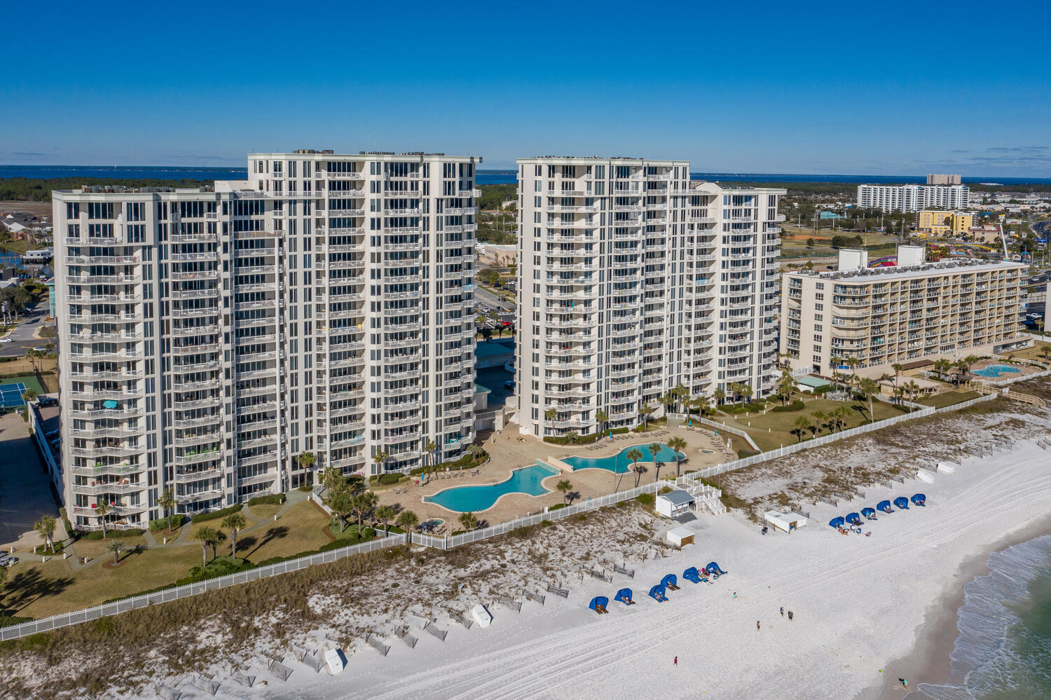 SILVER BEACH TOWERS - Residential