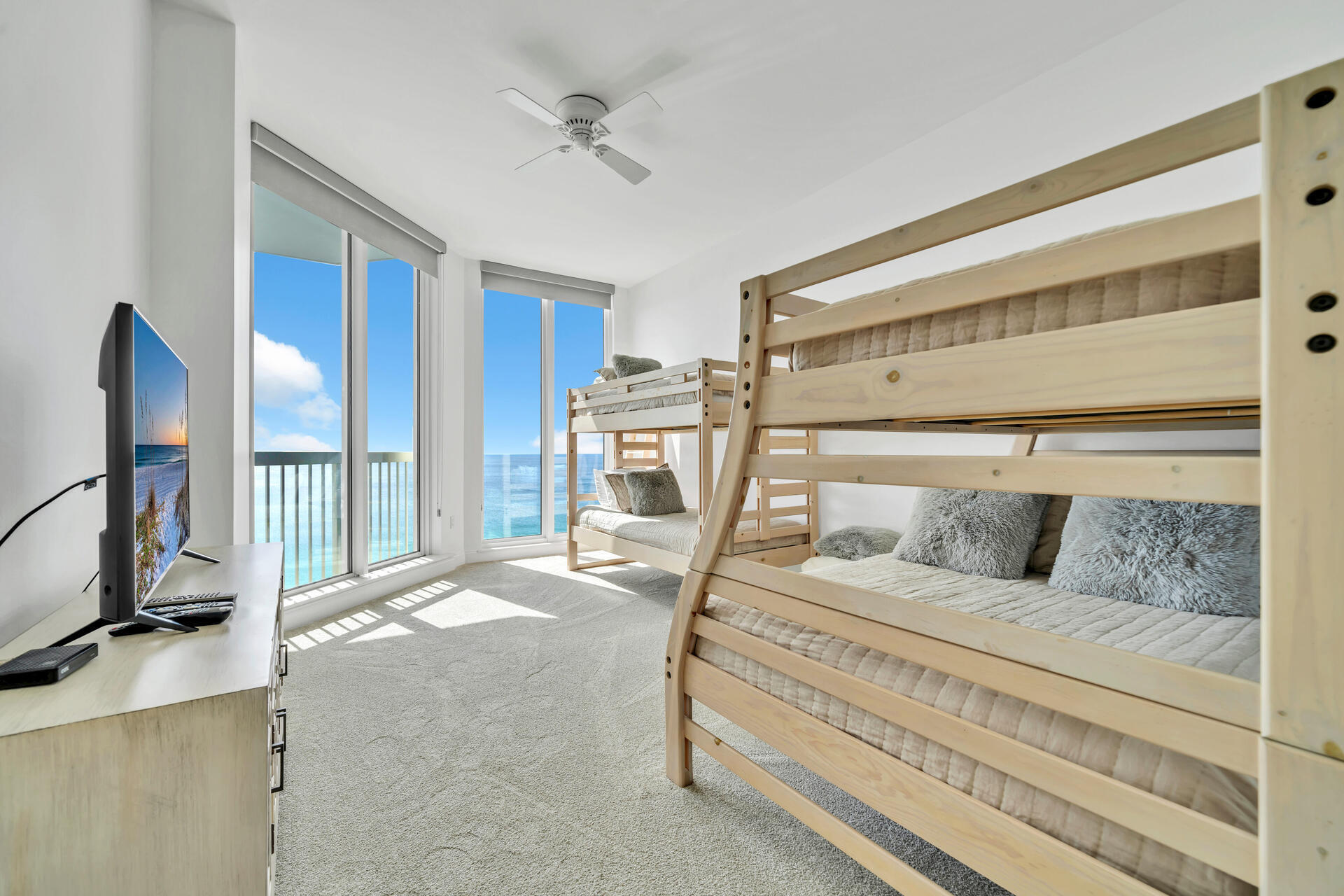 SILVER BEACH TOWERS - Residential