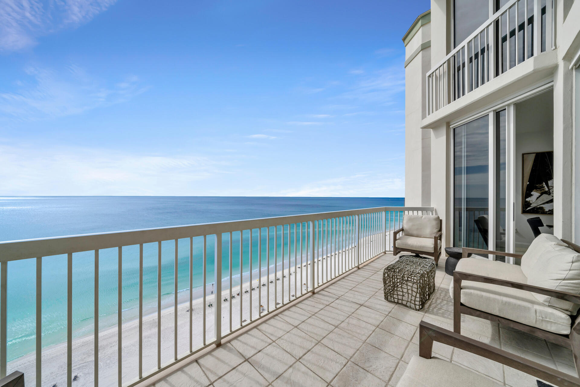 SILVER BEACH TOWERS - Residential