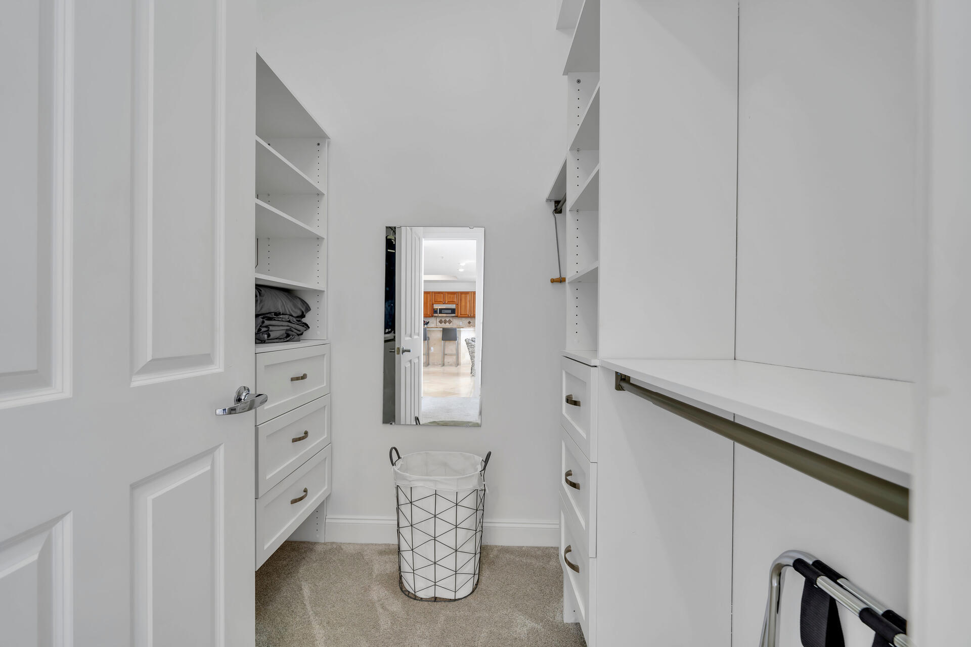 SILVER BEACH TOWERS - Residential