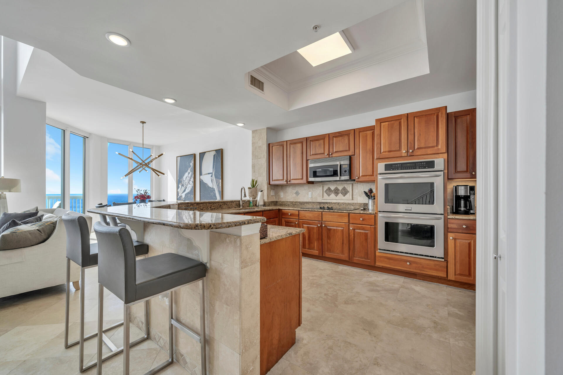 SILVER BEACH TOWERS - Residential
