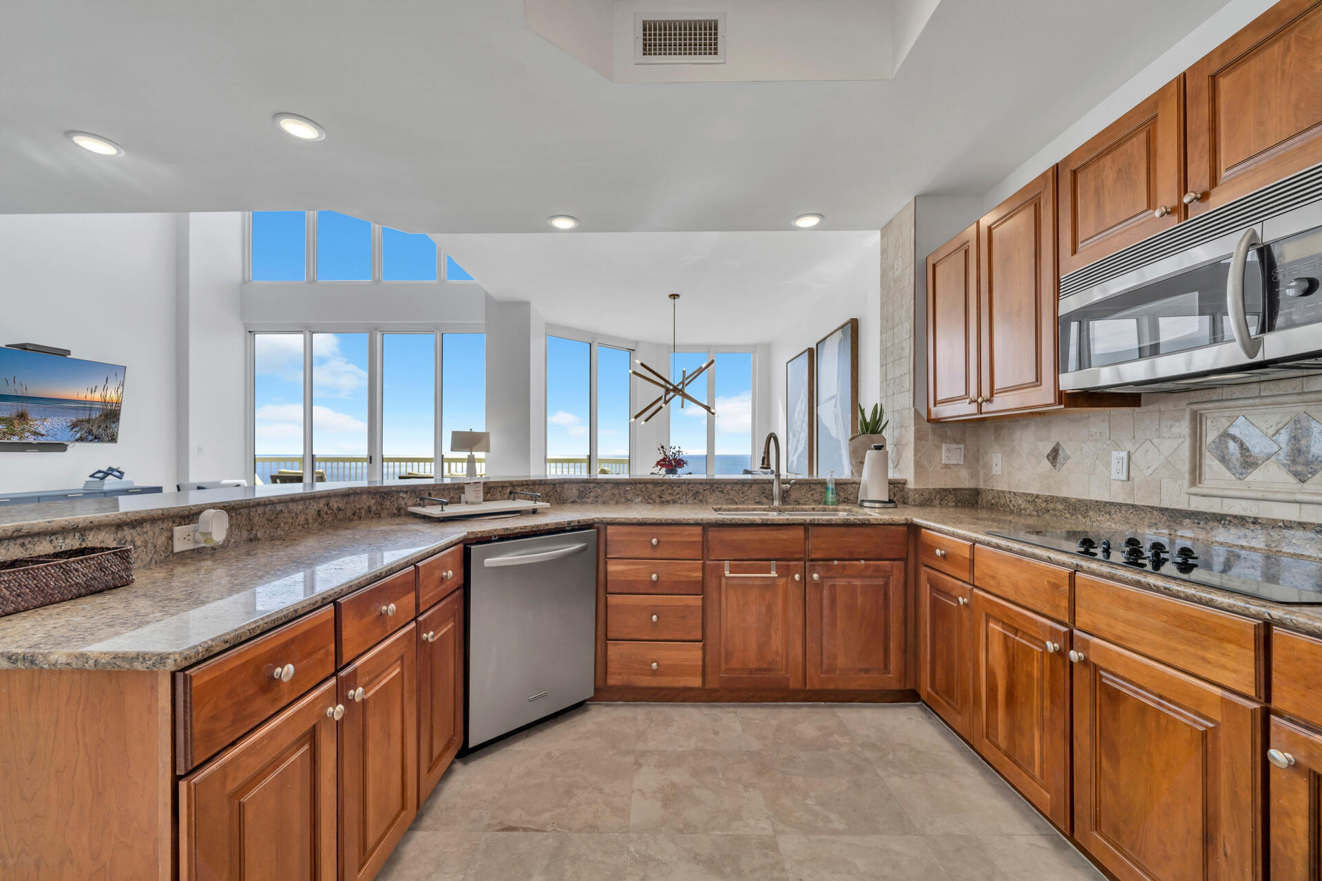 SILVER BEACH TOWERS - Residential
