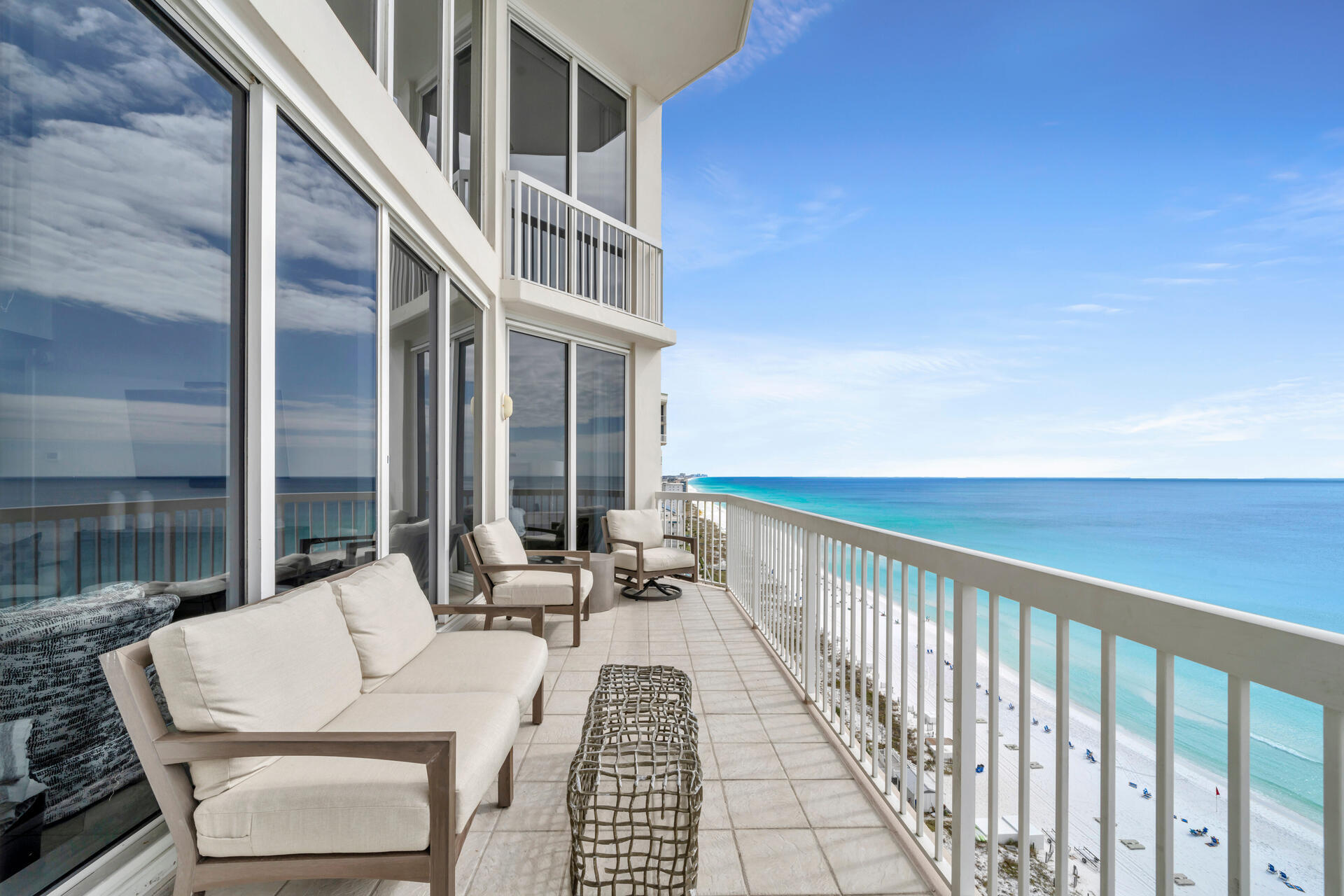 SILVER BEACH TOWERS - Residential