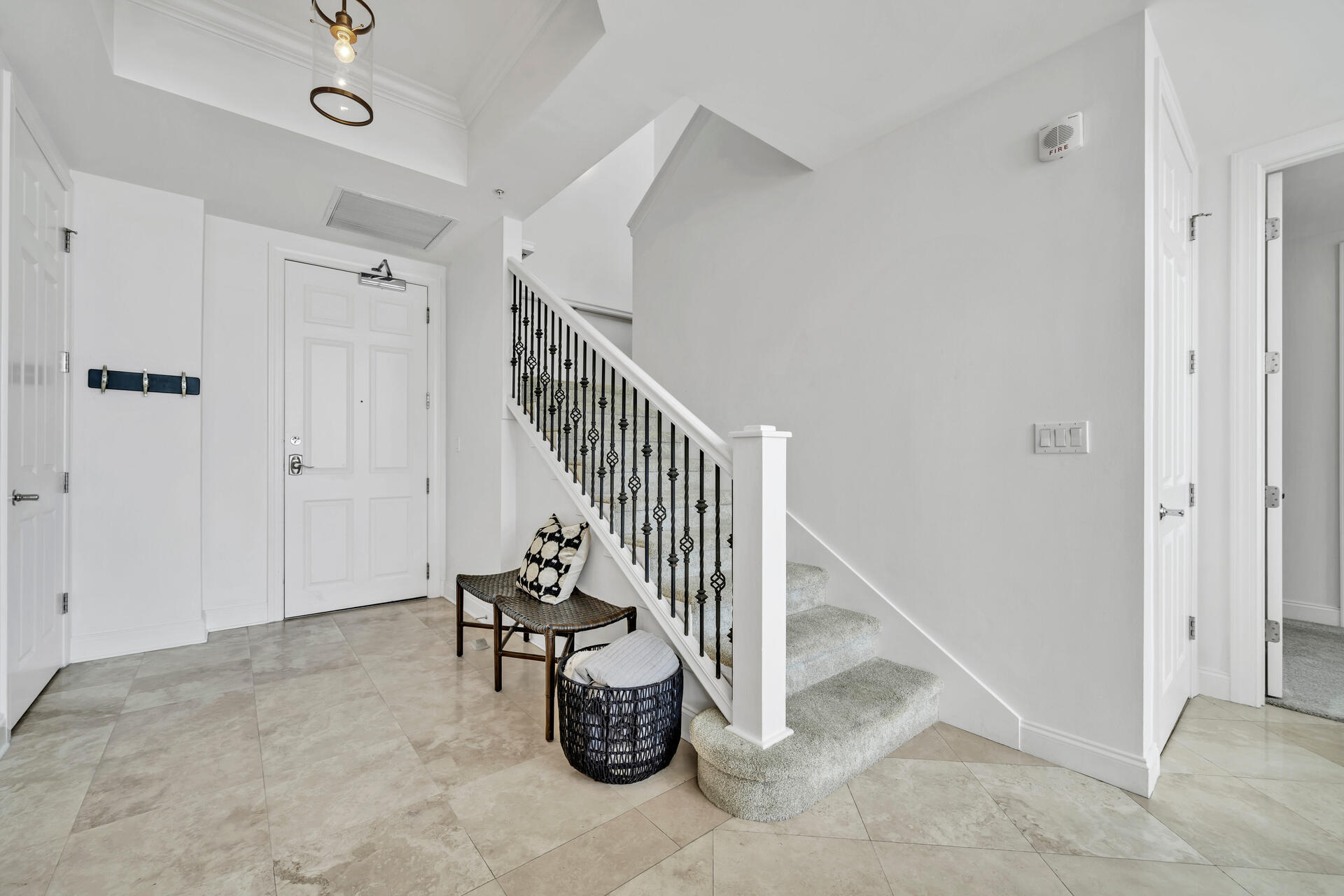 SILVER BEACH TOWERS - Residential