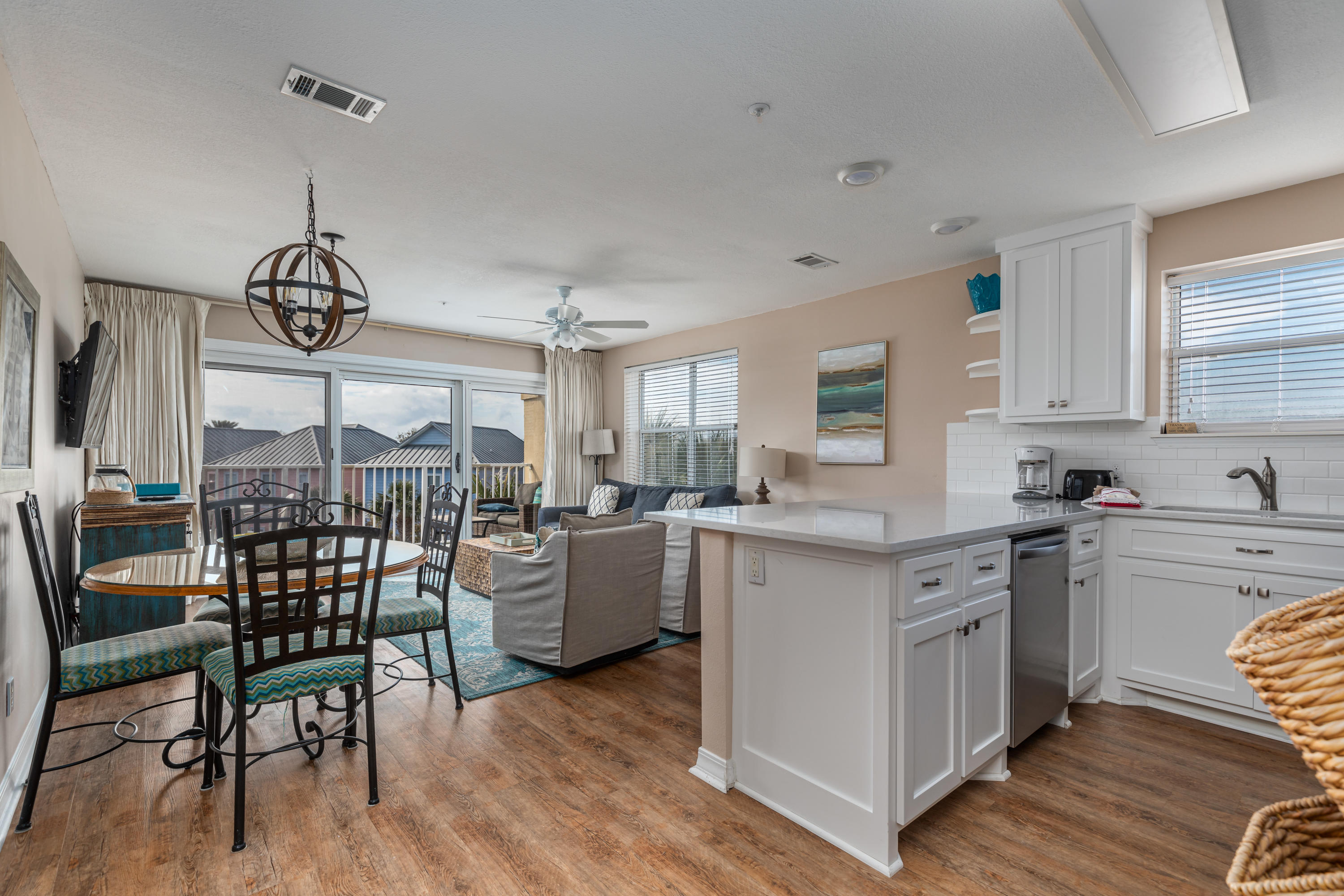 MARAVILLA CONDO 4 - Residential