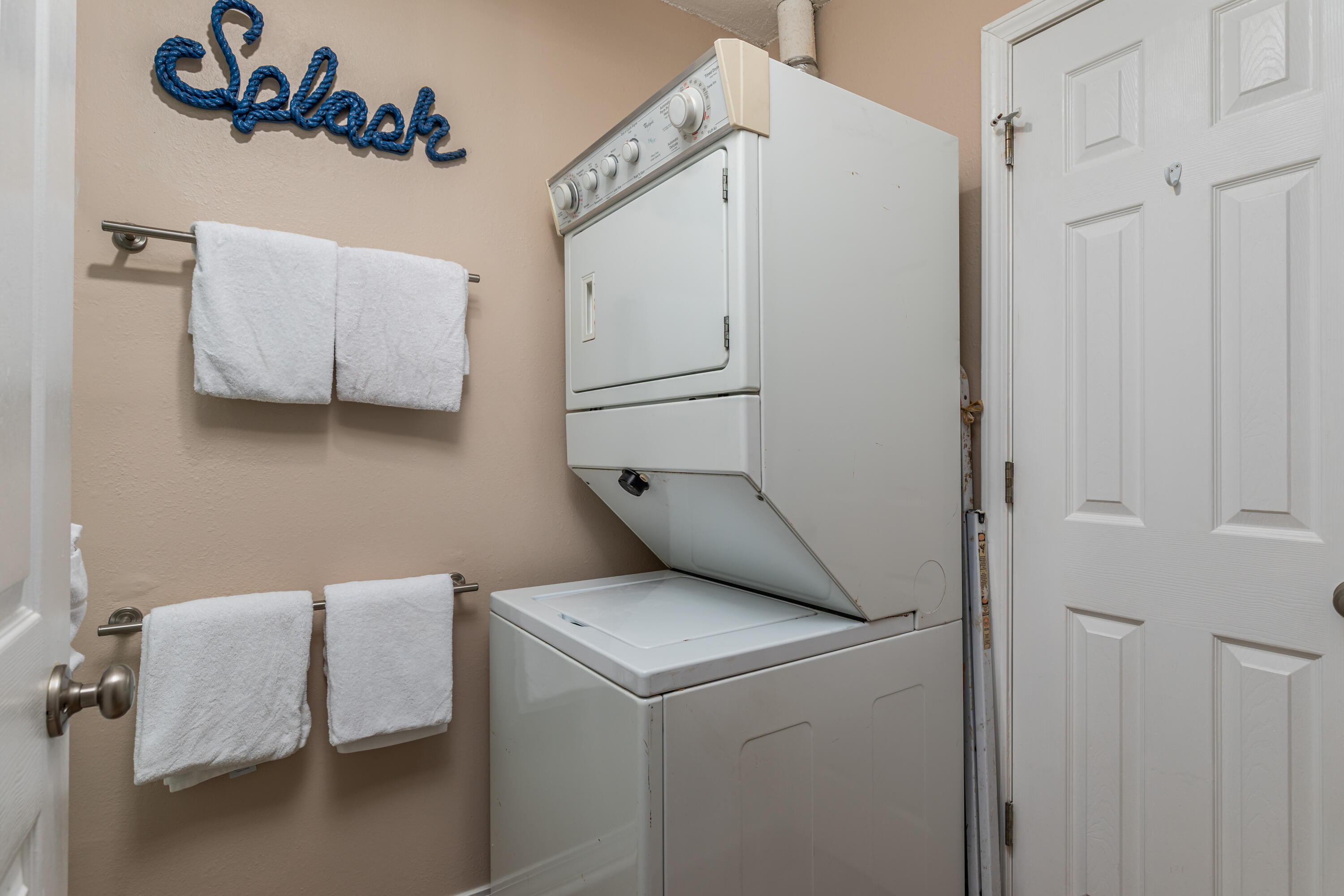 MARAVILLA CONDO 4 - Residential