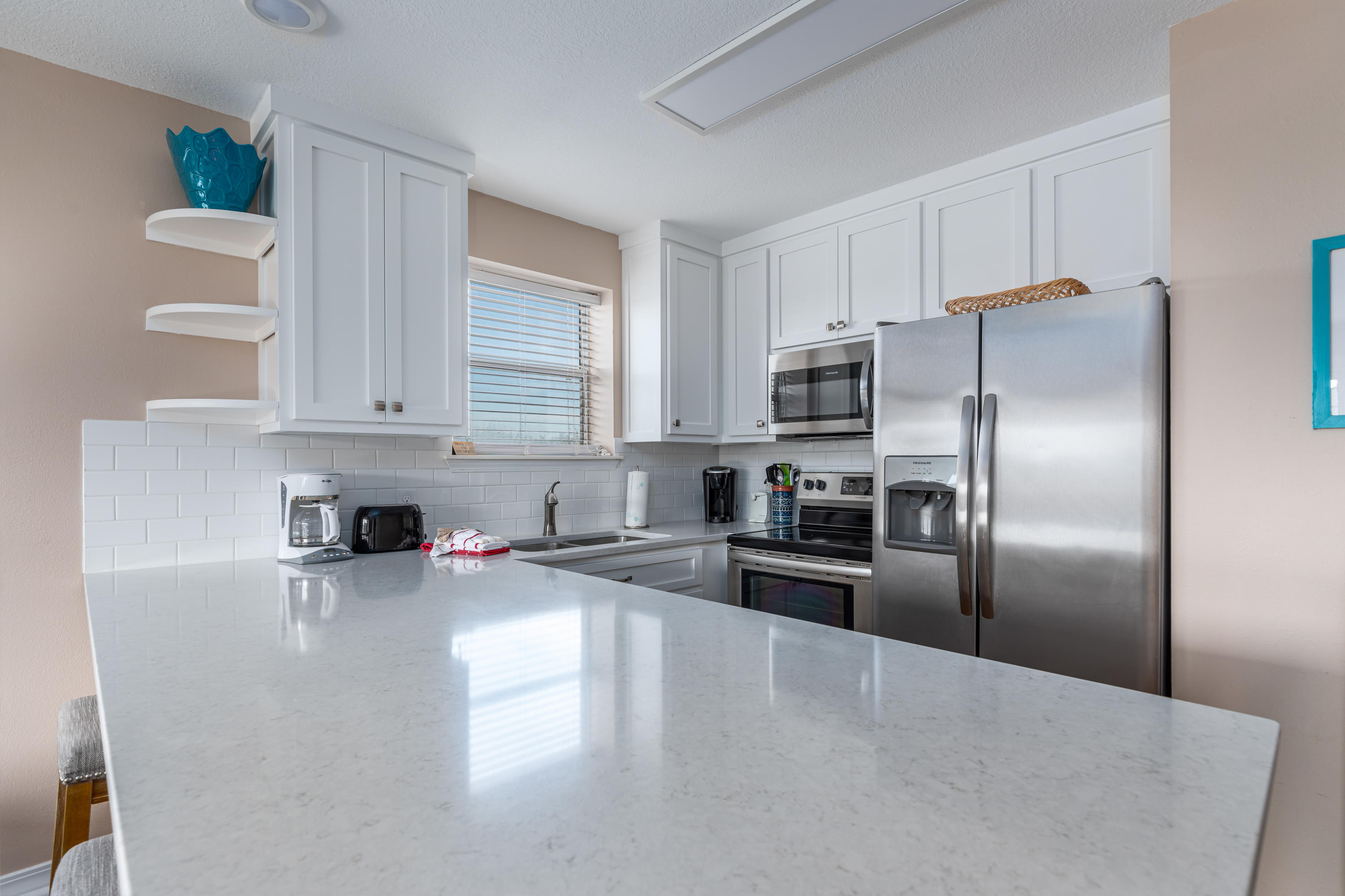 MARAVILLA CONDO 4 - Residential