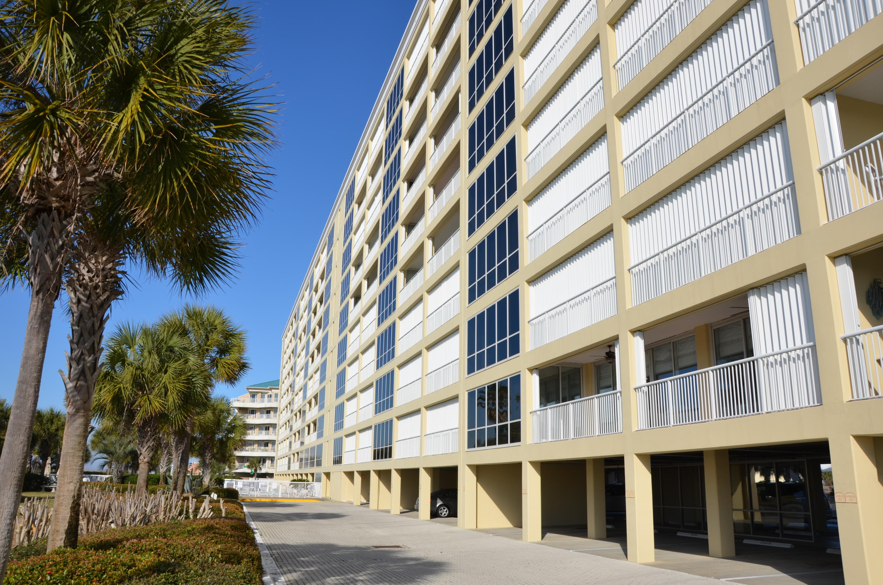 OCEANIA CONDO - Residential