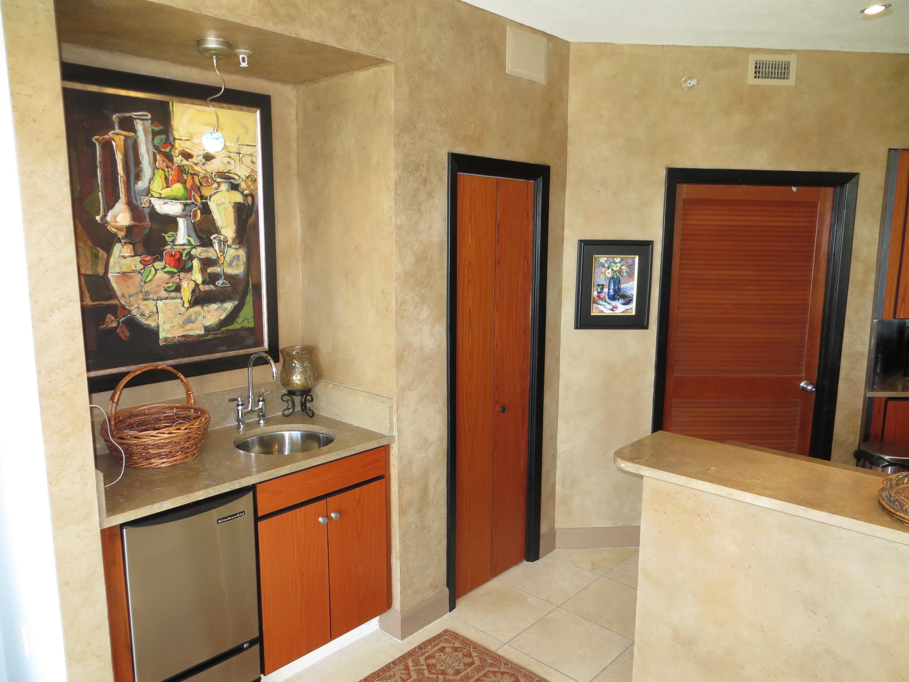 OCEANIA CONDO - Residential