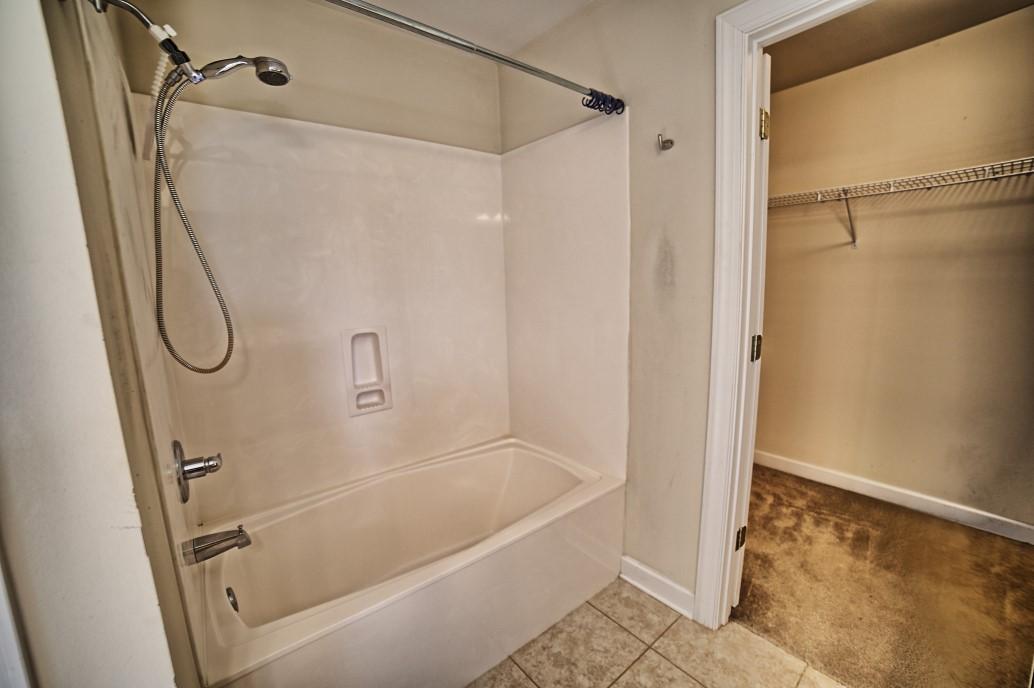 INDIAN LAKE - Residential Lease