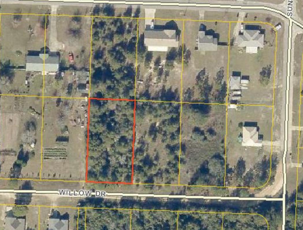 Almost half an acre in the Auburn Area. Enjoy peace and quite and build your dream home.