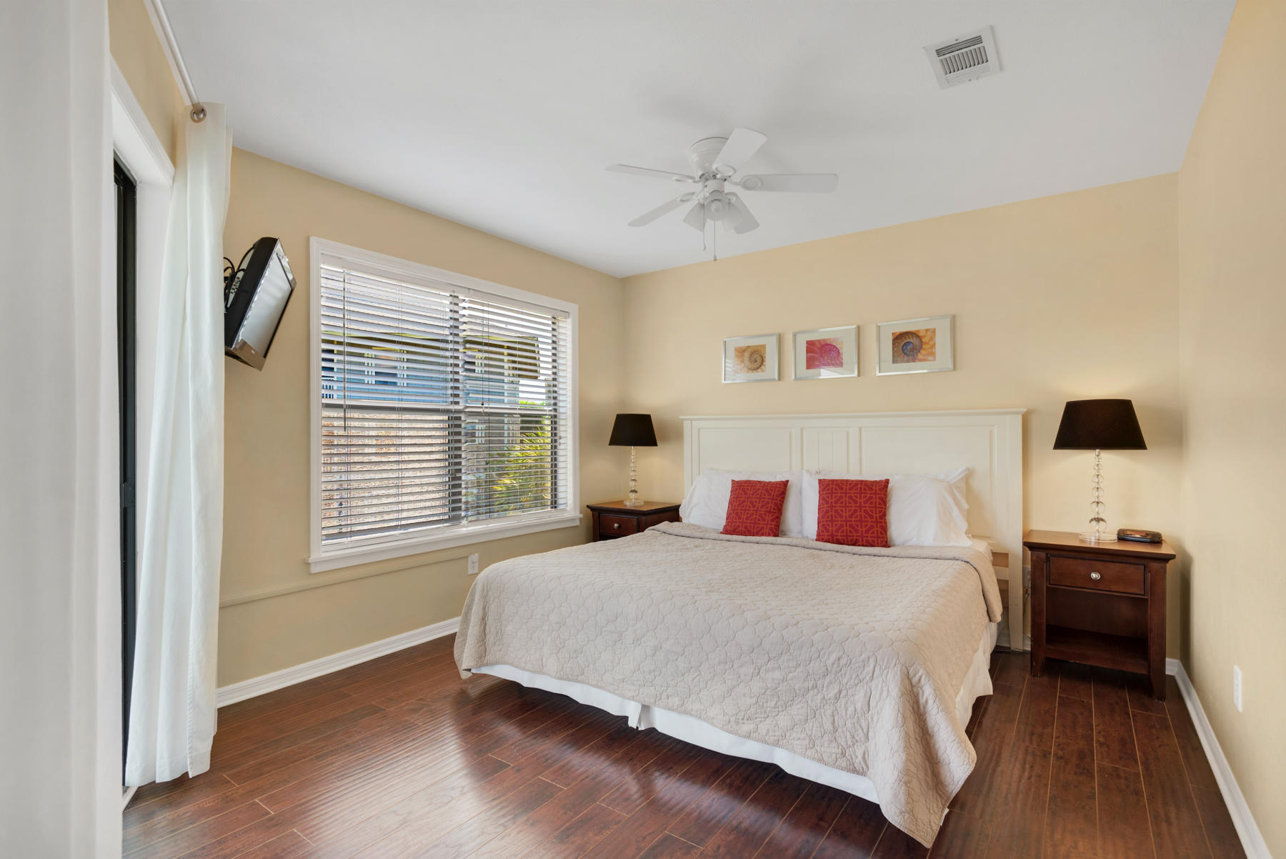 BEACHWOOD VILLAS CONDO PH 2 - Residential