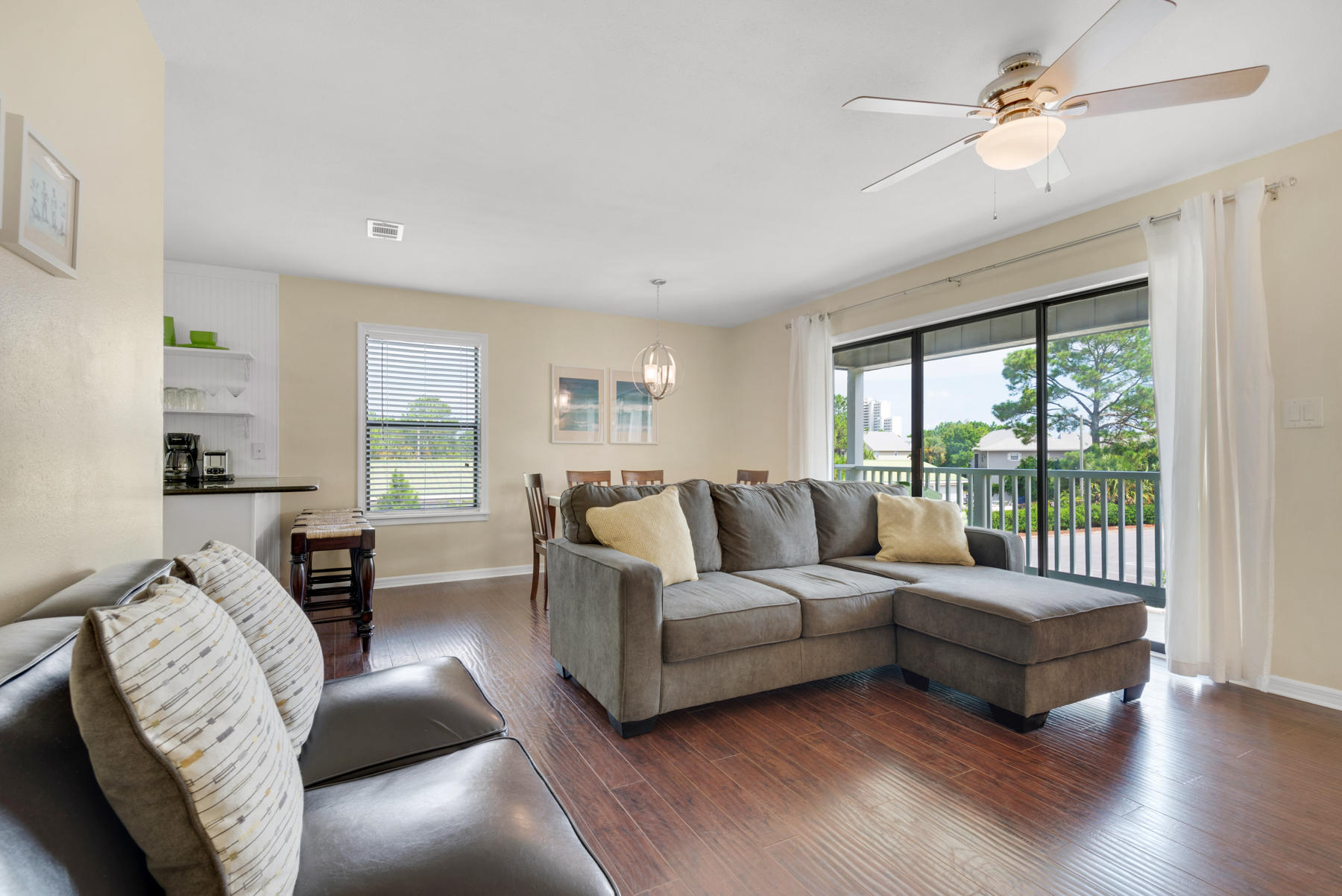 BEACHWOOD VILLAS CONDO PH 2 - Residential