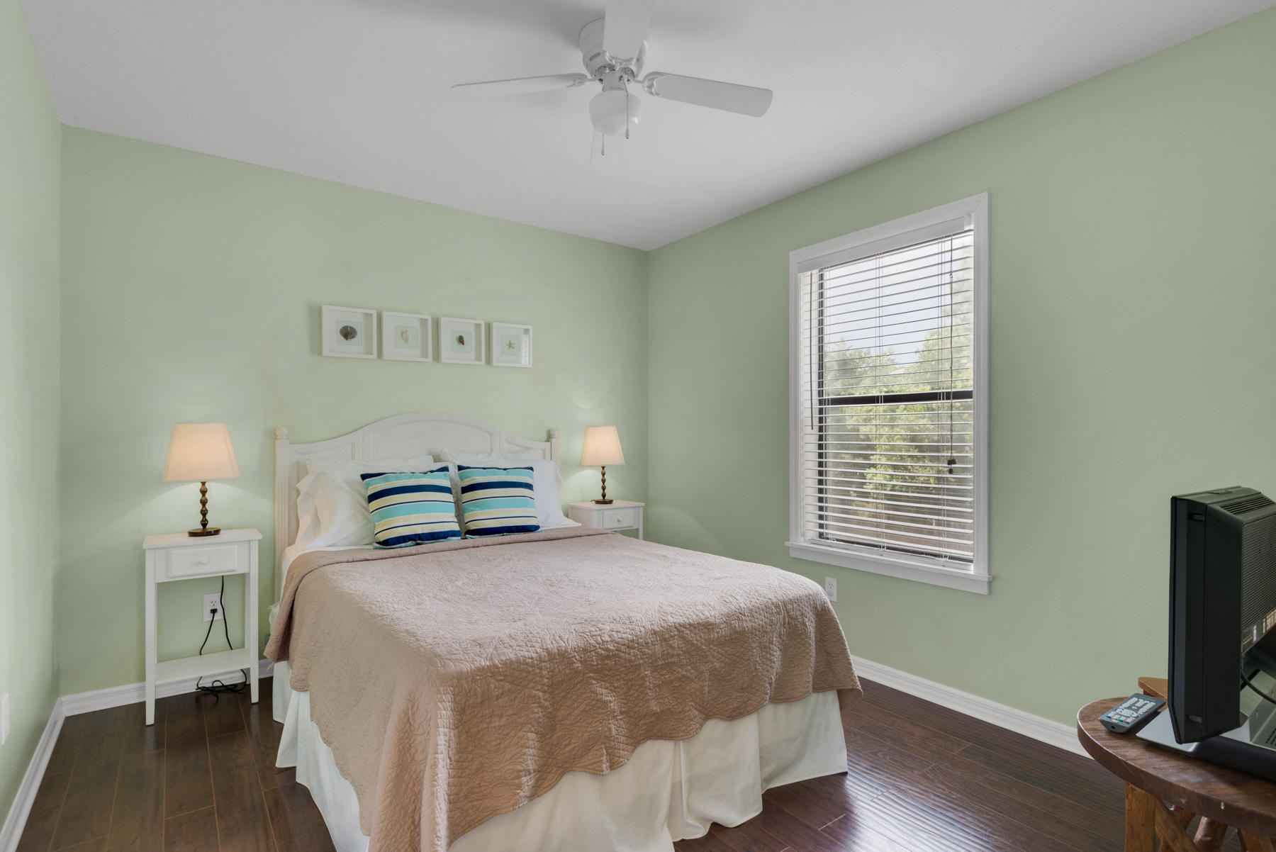 BEACHWOOD VILLAS CONDO PH 2 - Residential