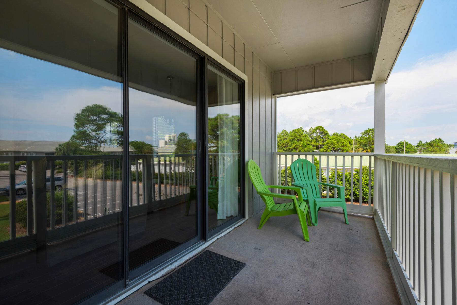 BEACHWOOD VILLAS CONDO PH 2 - Residential