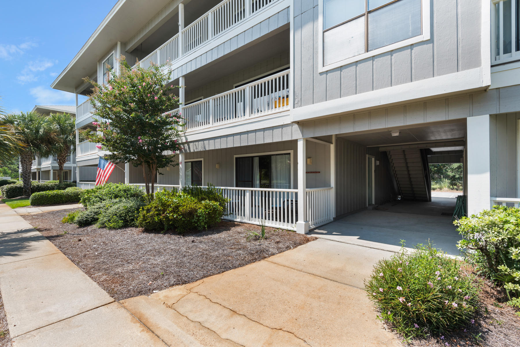 BEACHWOOD VILLAS CONDO PH 2 - Residential