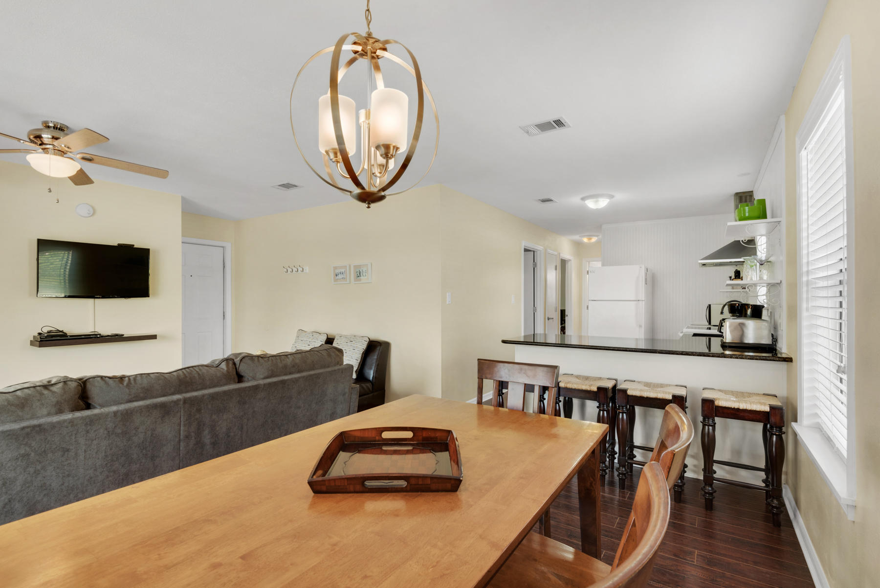 BEACHWOOD VILLAS CONDO PH 2 - Residential