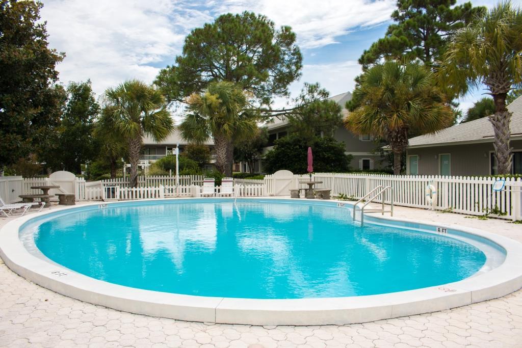 BEACHWOOD VILLAS CONDO PH 2 - Residential