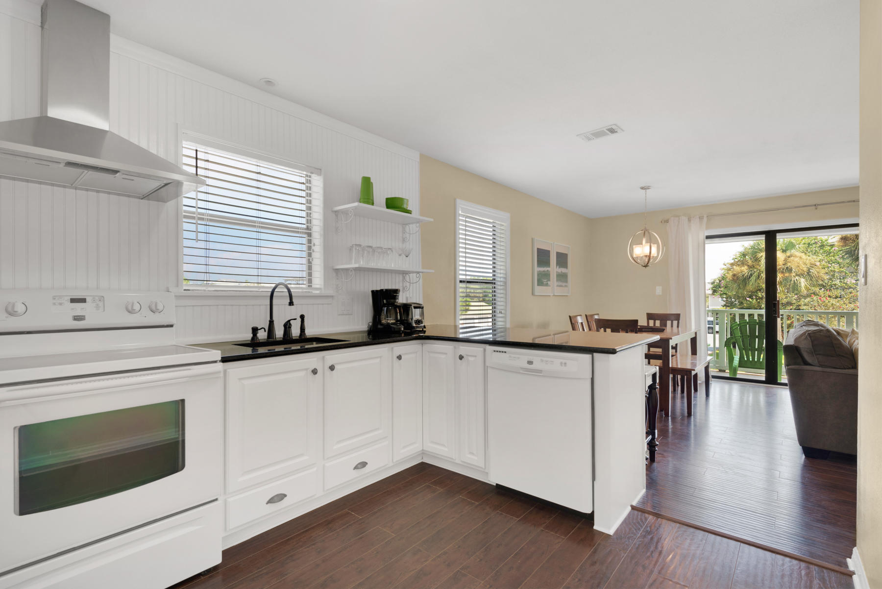 BEACHWOOD VILLAS CONDO PH 2 - Residential