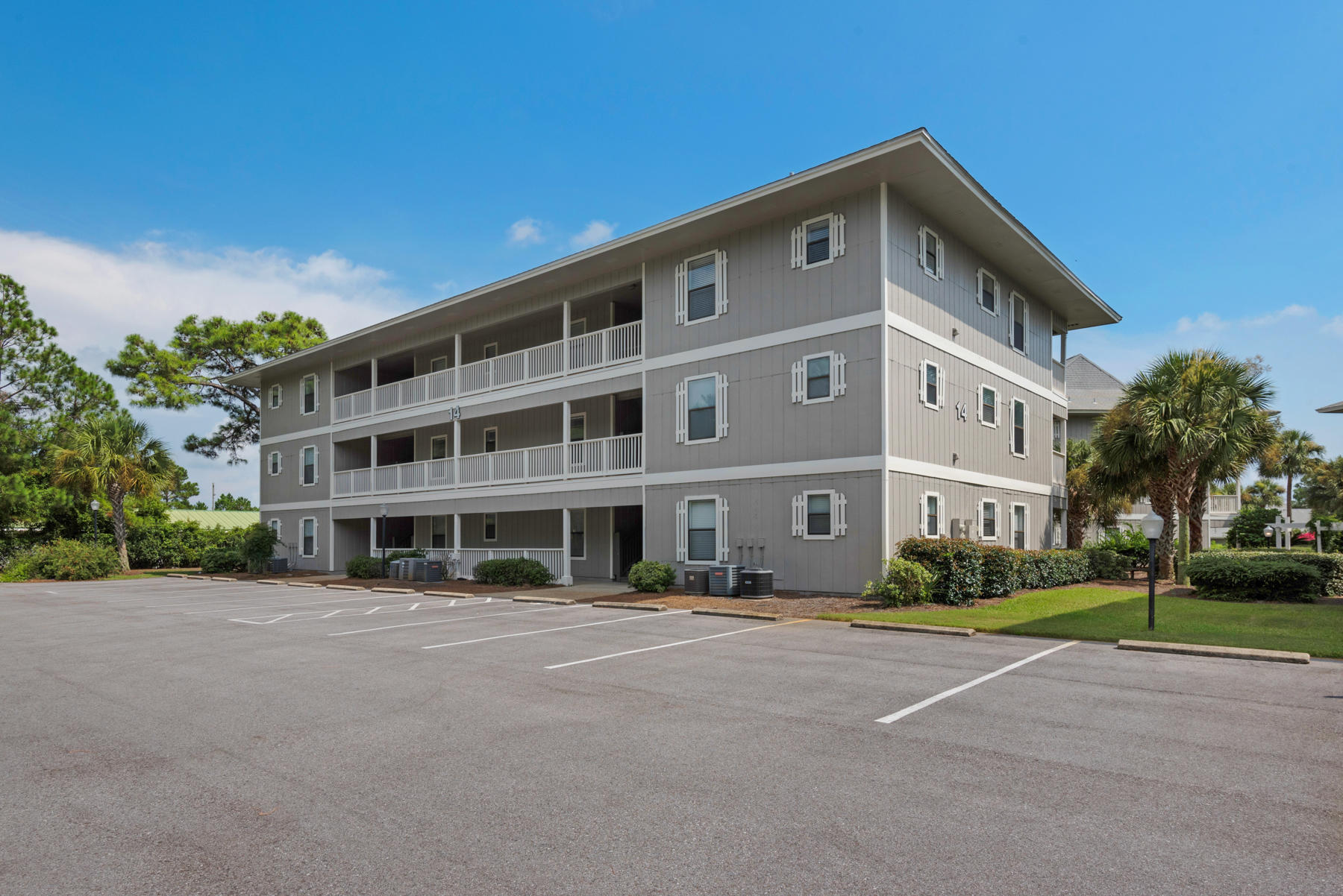 BEACHWOOD VILLAS CONDO PH 2 - Residential