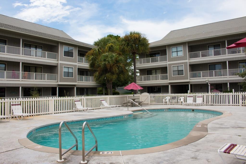 BEACHWOOD VILLAS CONDO PH 2 - Residential