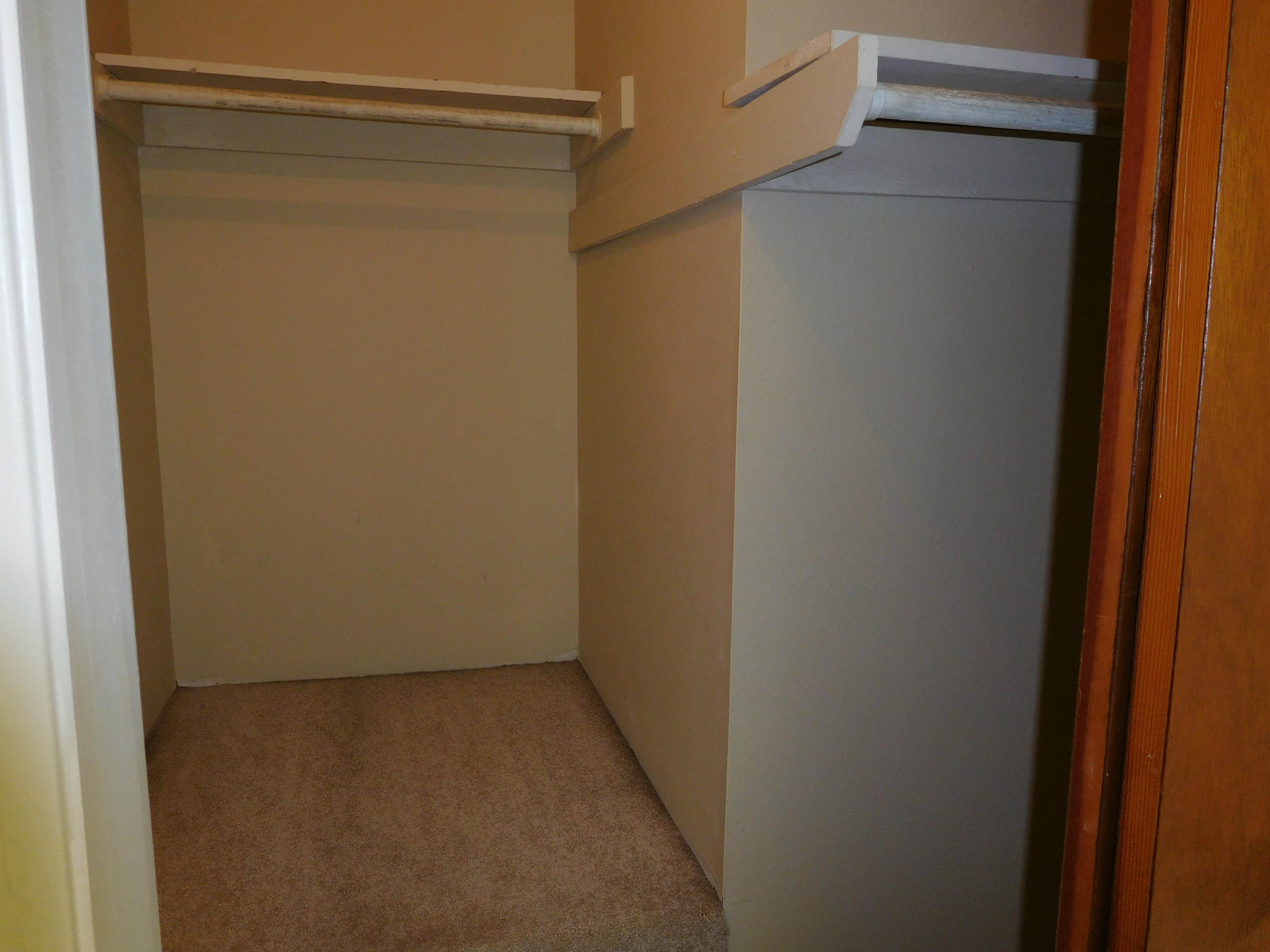 VIKING MANOR PH 1 - Residential