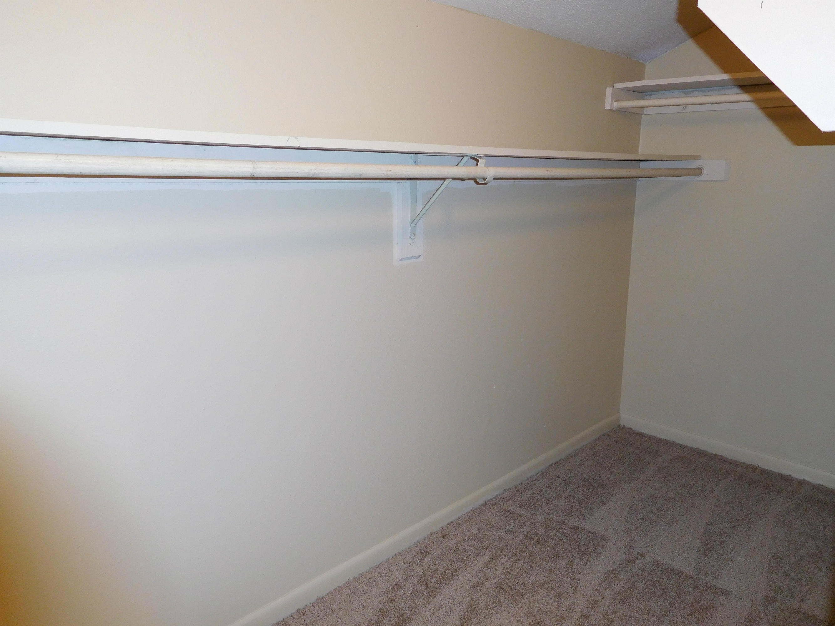 VIKING MANOR PH 1 - Residential