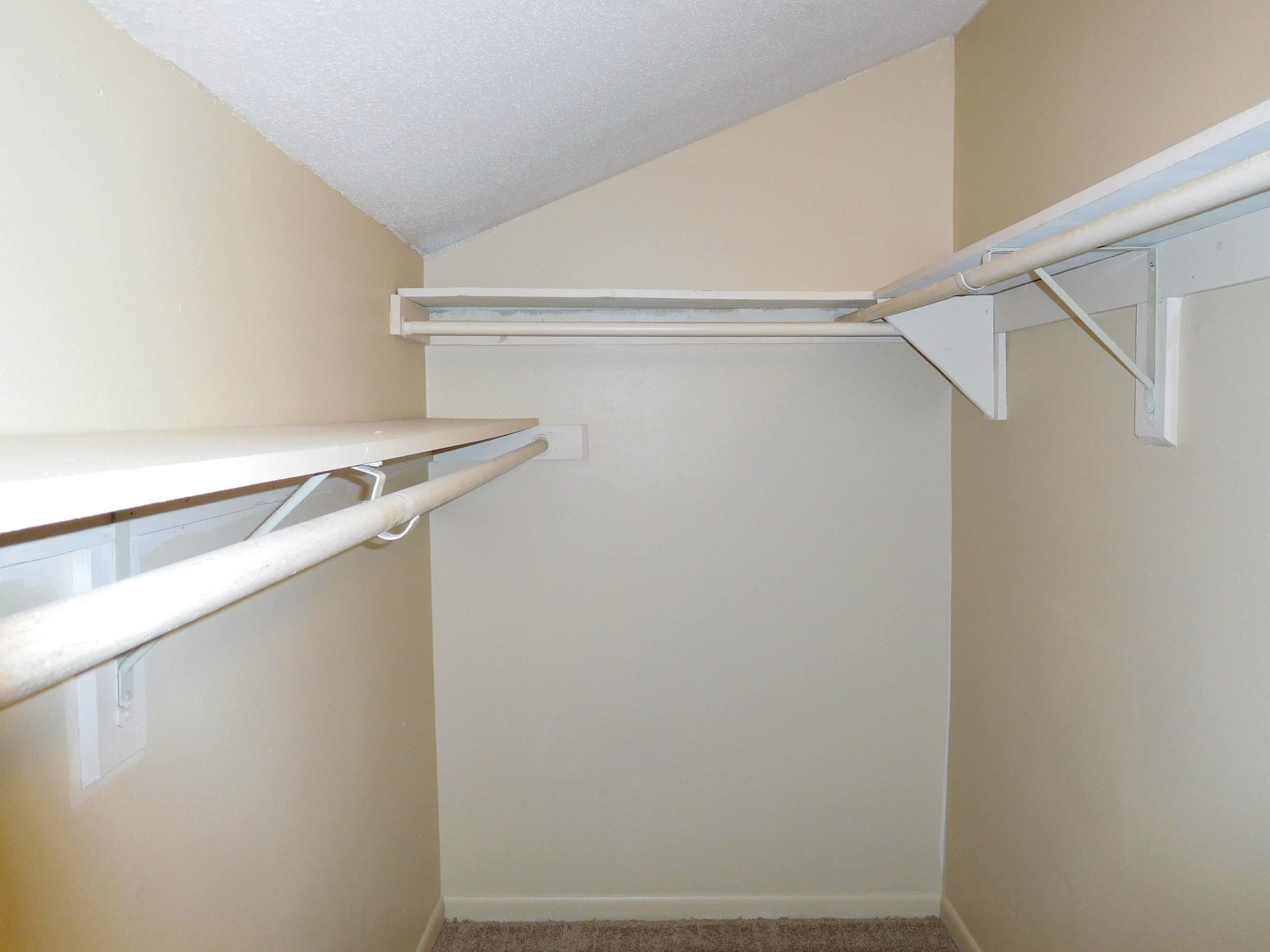 VIKING MANOR PH 1 - Residential