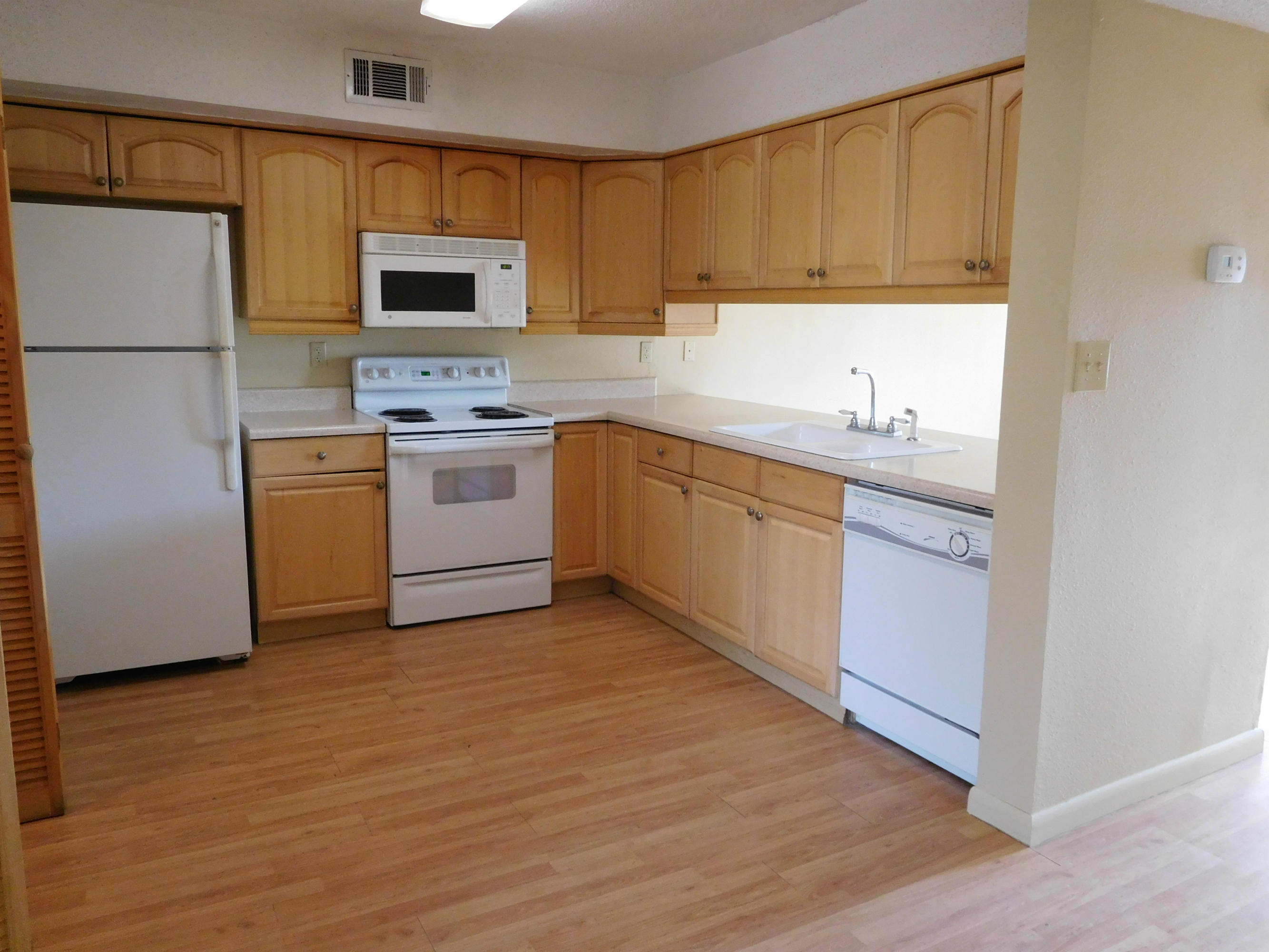 VIKING MANOR PH 1 - Residential