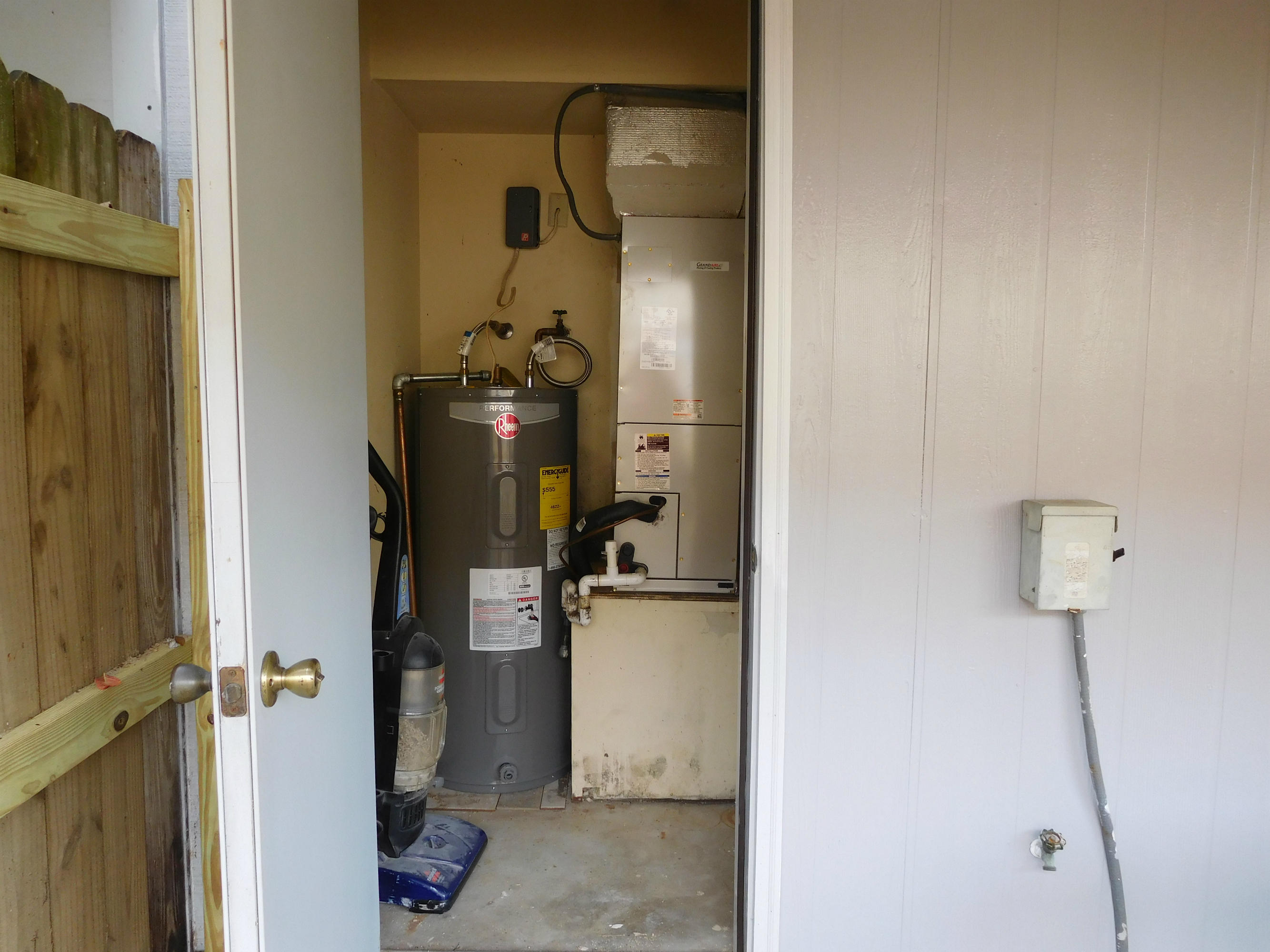 VIKING MANOR PH 1 - Residential