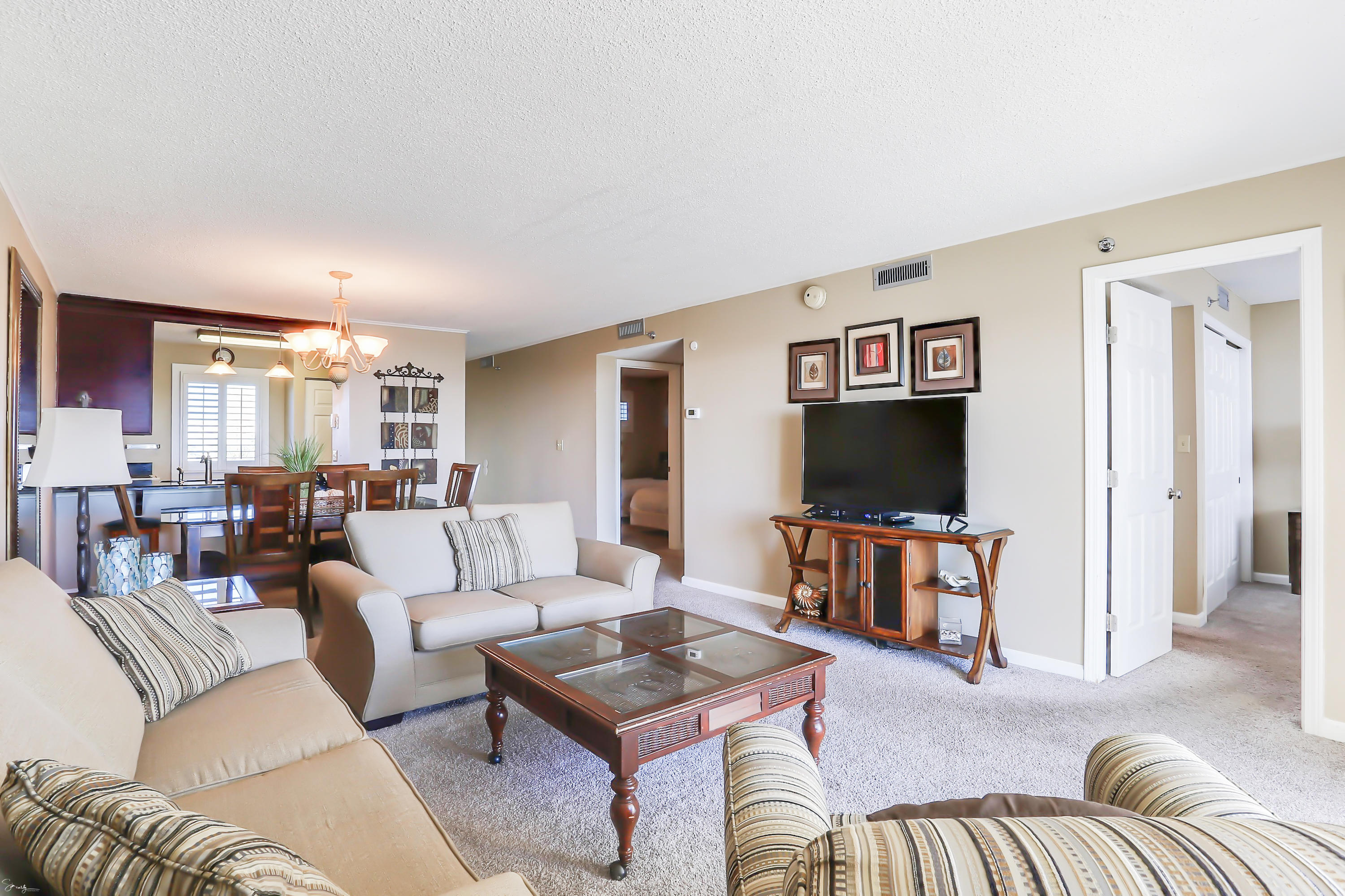 ISLANDER CONDO - Residential