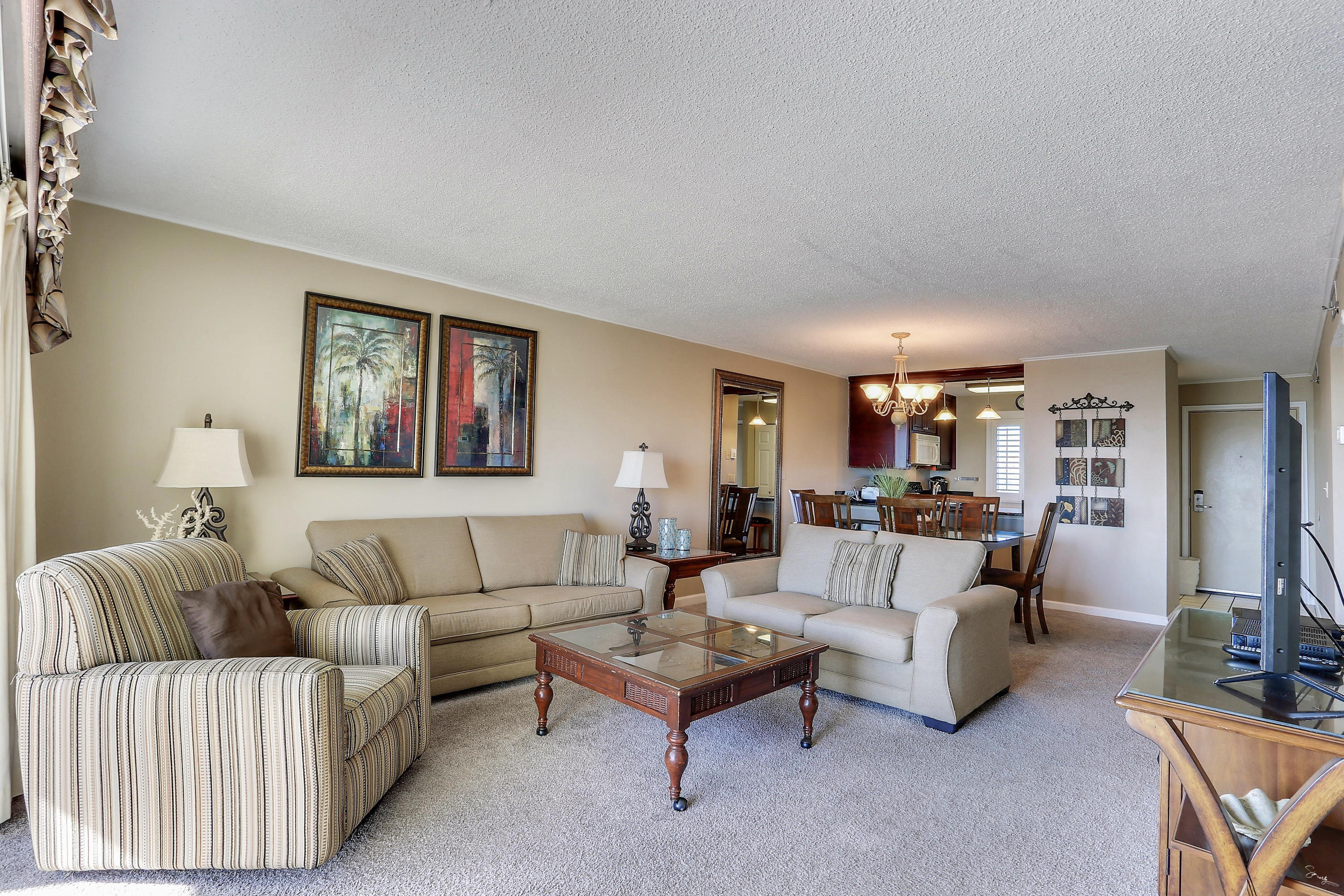 ISLANDER CONDO - Residential