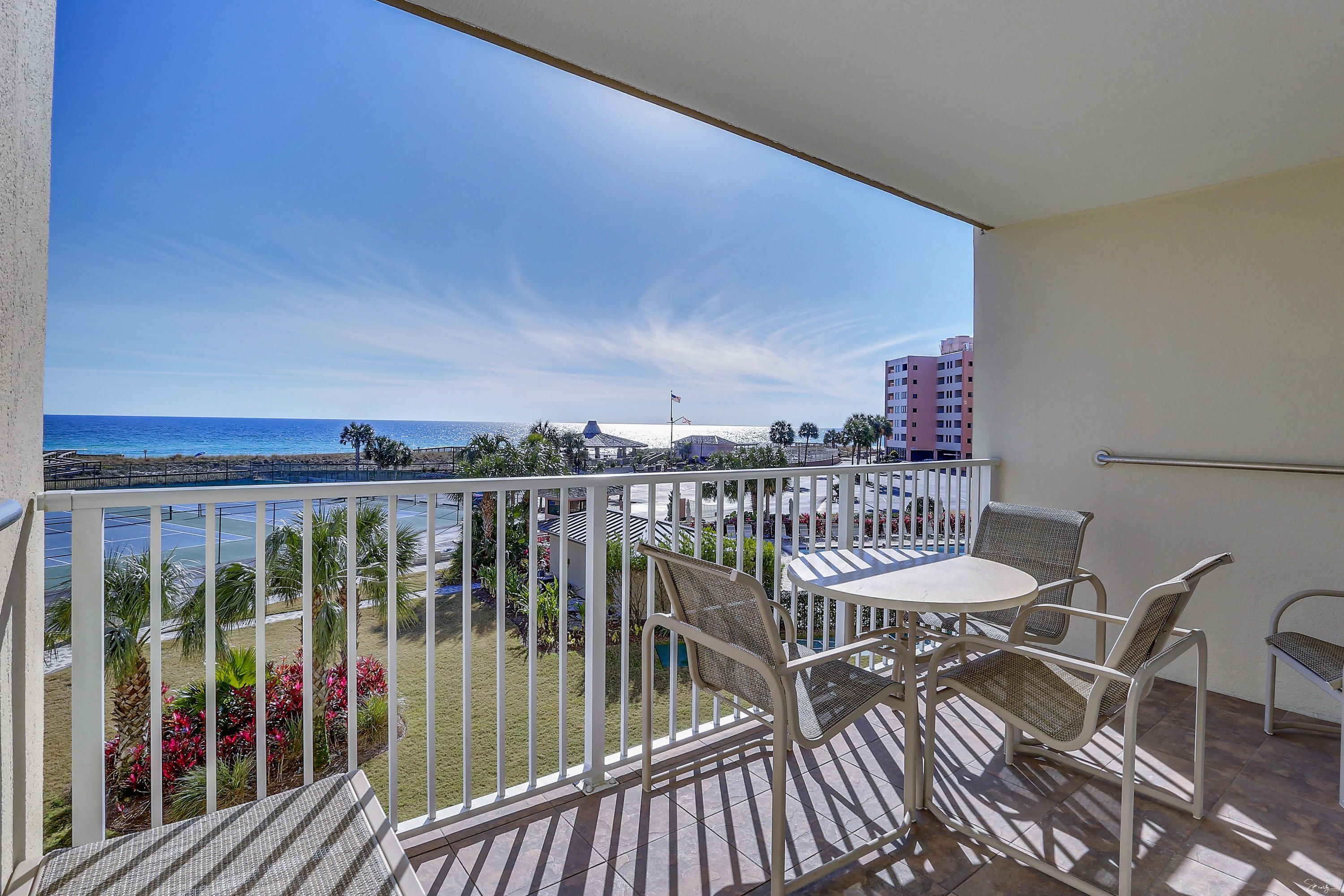 ISLANDER CONDO - Residential