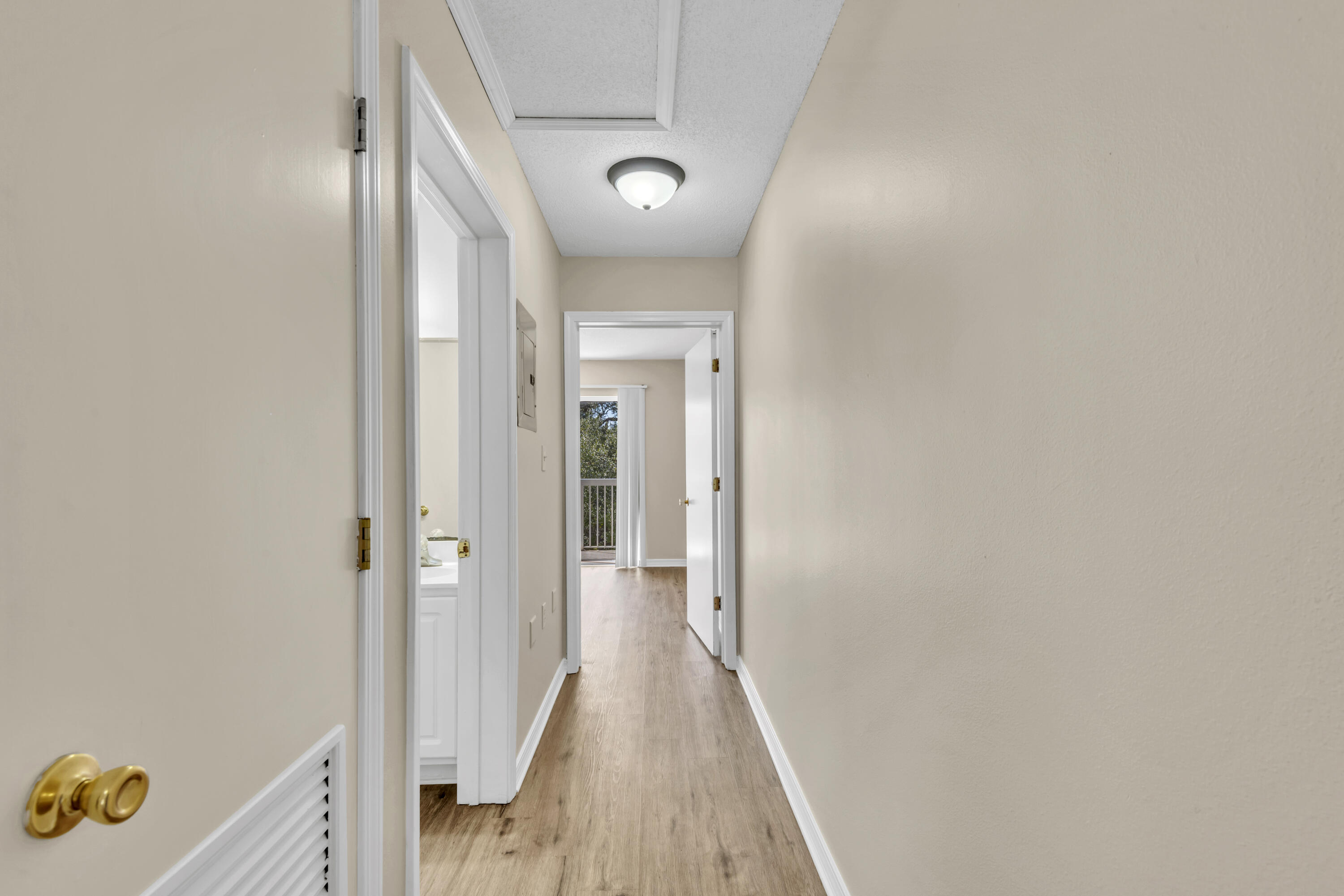 ROCKPORT APPARTMENTS - Residential Lease
