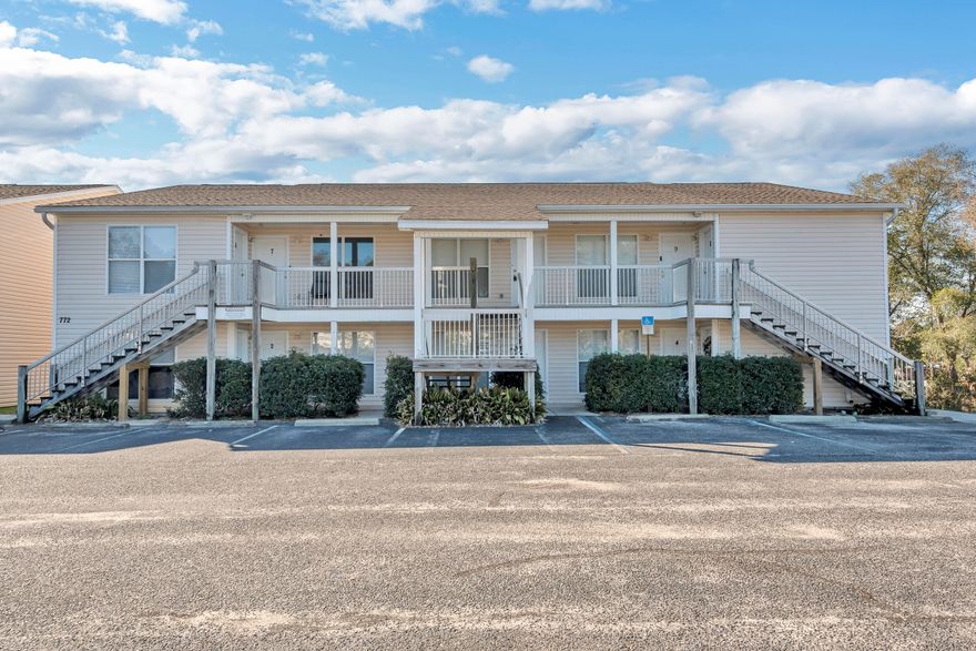 Rockport Apartments were built in 2001. Our three building complex is tucked away just off Beal Parkway. Giving you easy access to Beal Parkway without all the noise of the busy street. Located conveniently between Wal-Mart and Mary Esther Cut off. You will be centrally located in the heart of Fort Walton Beach. Our 1 bedroom 1 bathroom apartments are roughly around 800 sq ft. These units have washer and dryer hookups, garbage disposal, and icemaker. Our 2 bedroom 1 bath unit also have the washer and dryer hookups, garbage disposal, ice maker and also has a dishwasher.
