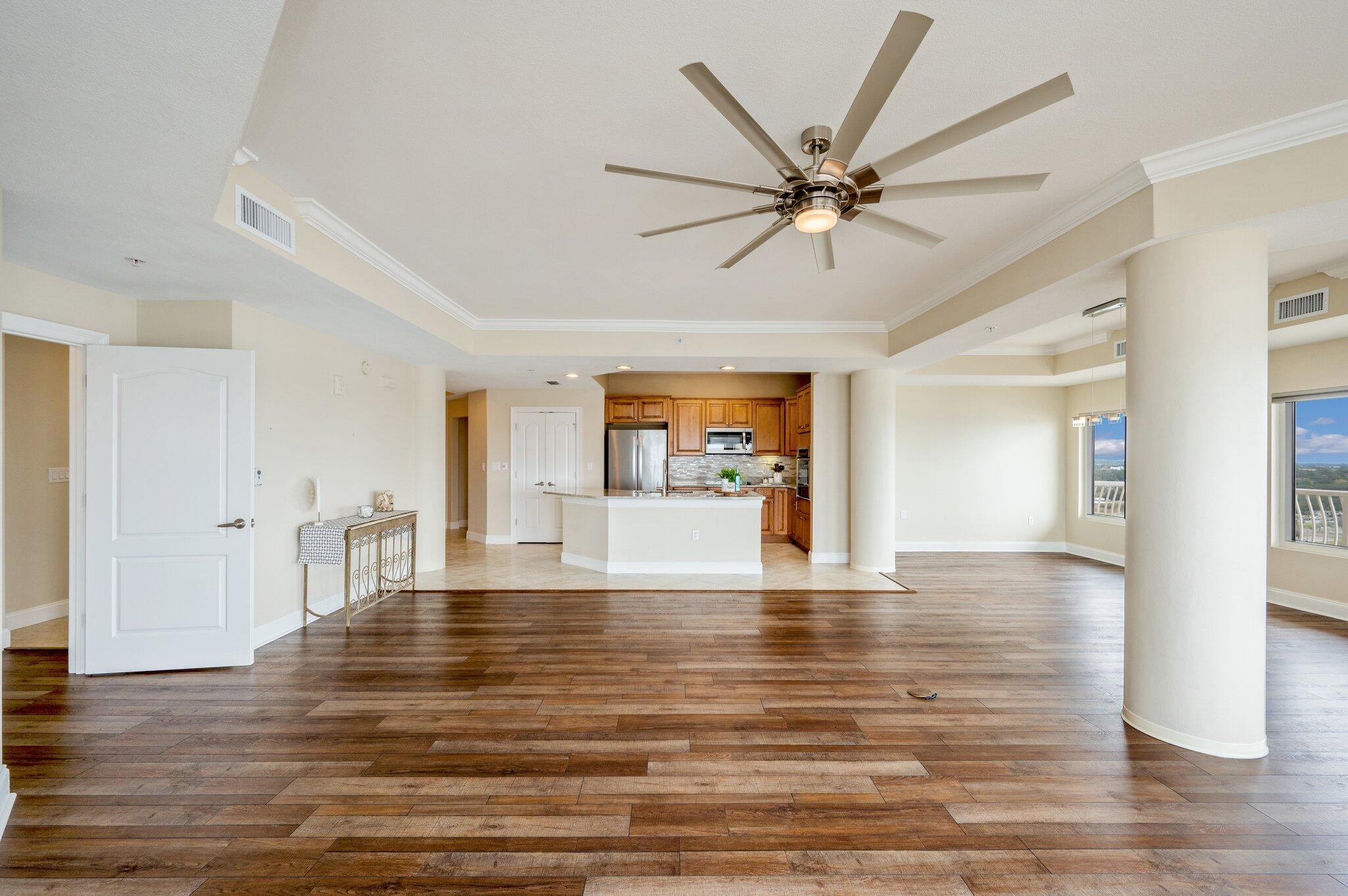 PRESIDIO YACHT CLUB - Residential