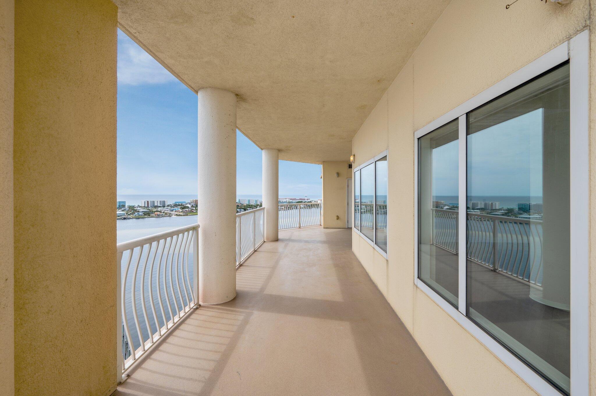 PRESIDIO YACHT CLUB - Residential