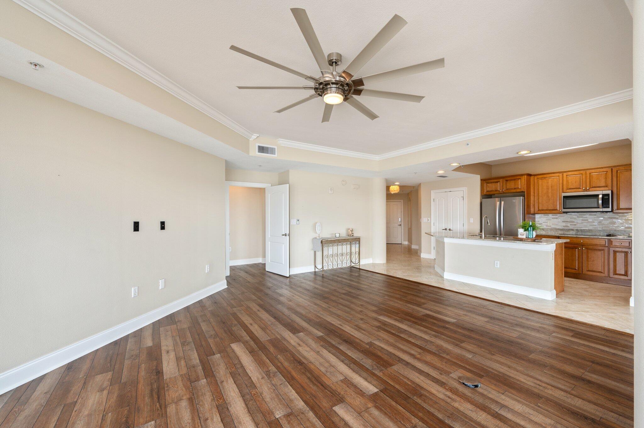 PRESIDIO YACHT CLUB - Residential