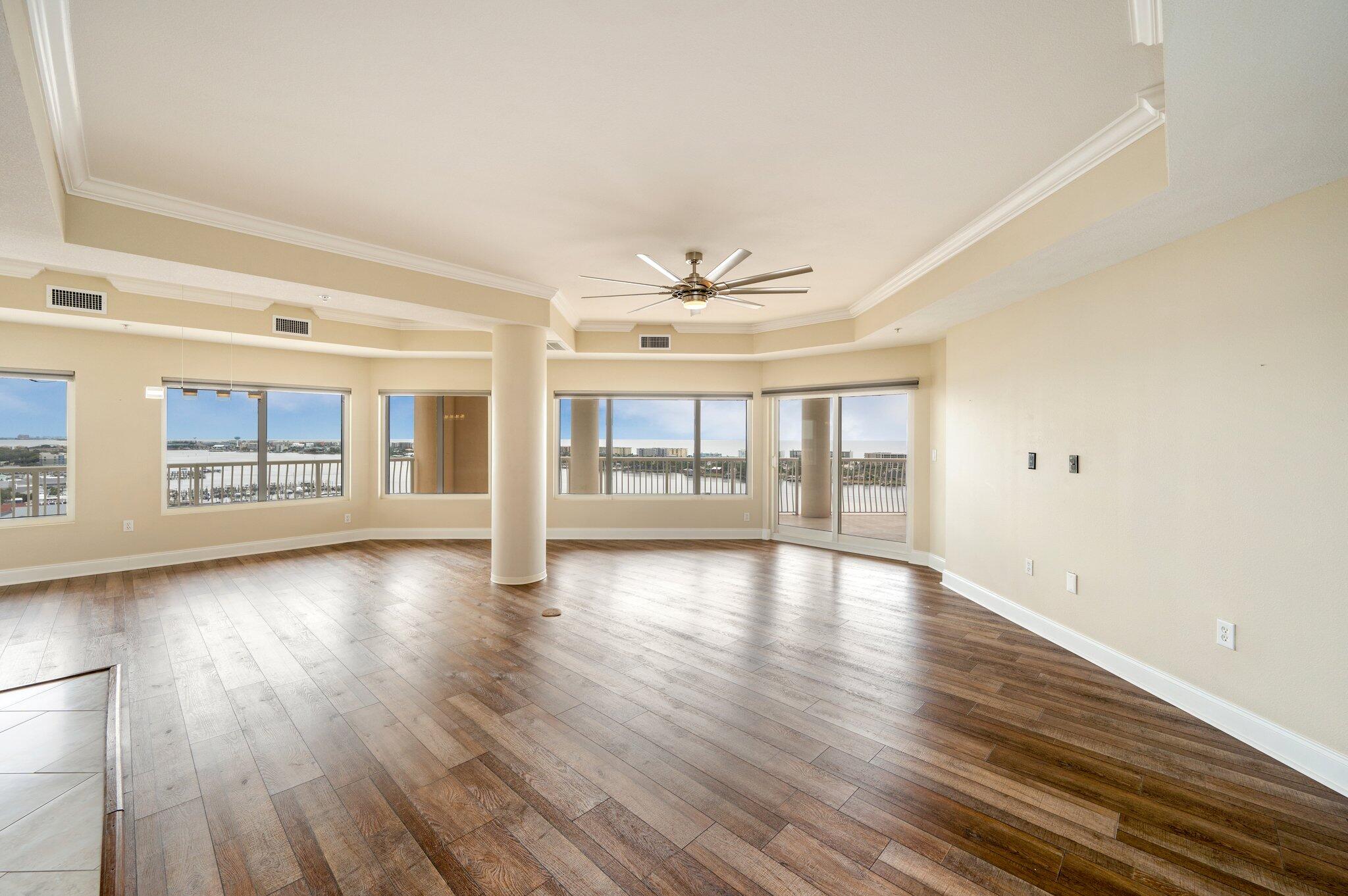 PRESIDIO YACHT CLUB - Residential