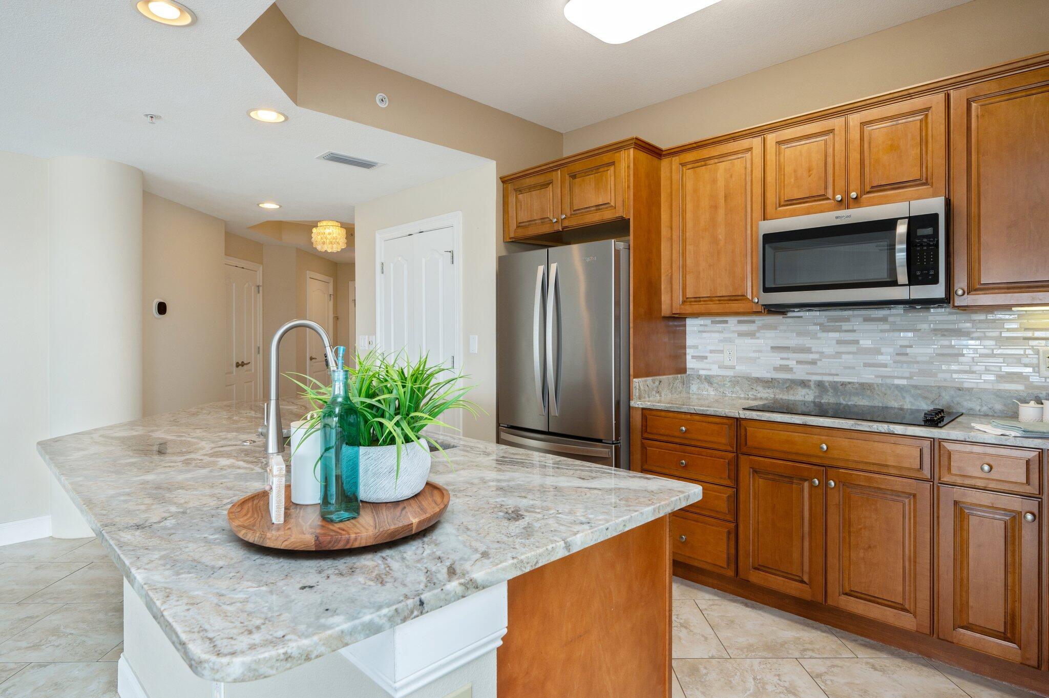 PRESIDIO YACHT CLUB - Residential