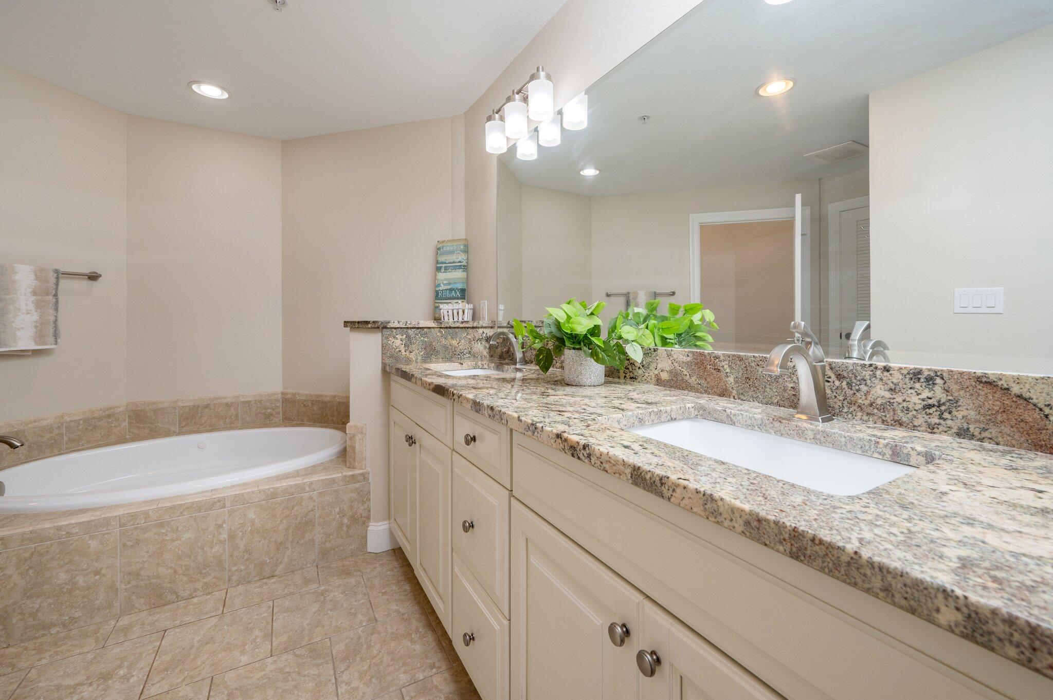 PRESIDIO YACHT CLUB - Residential