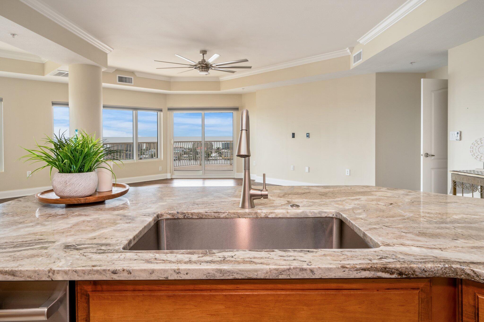 PRESIDIO YACHT CLUB - Residential