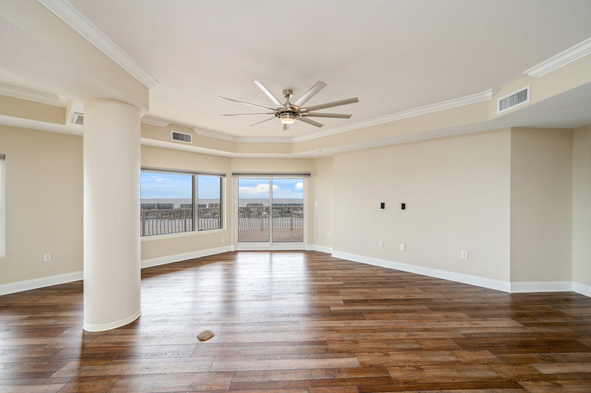 PRESIDIO YACHT CLUB - Residential