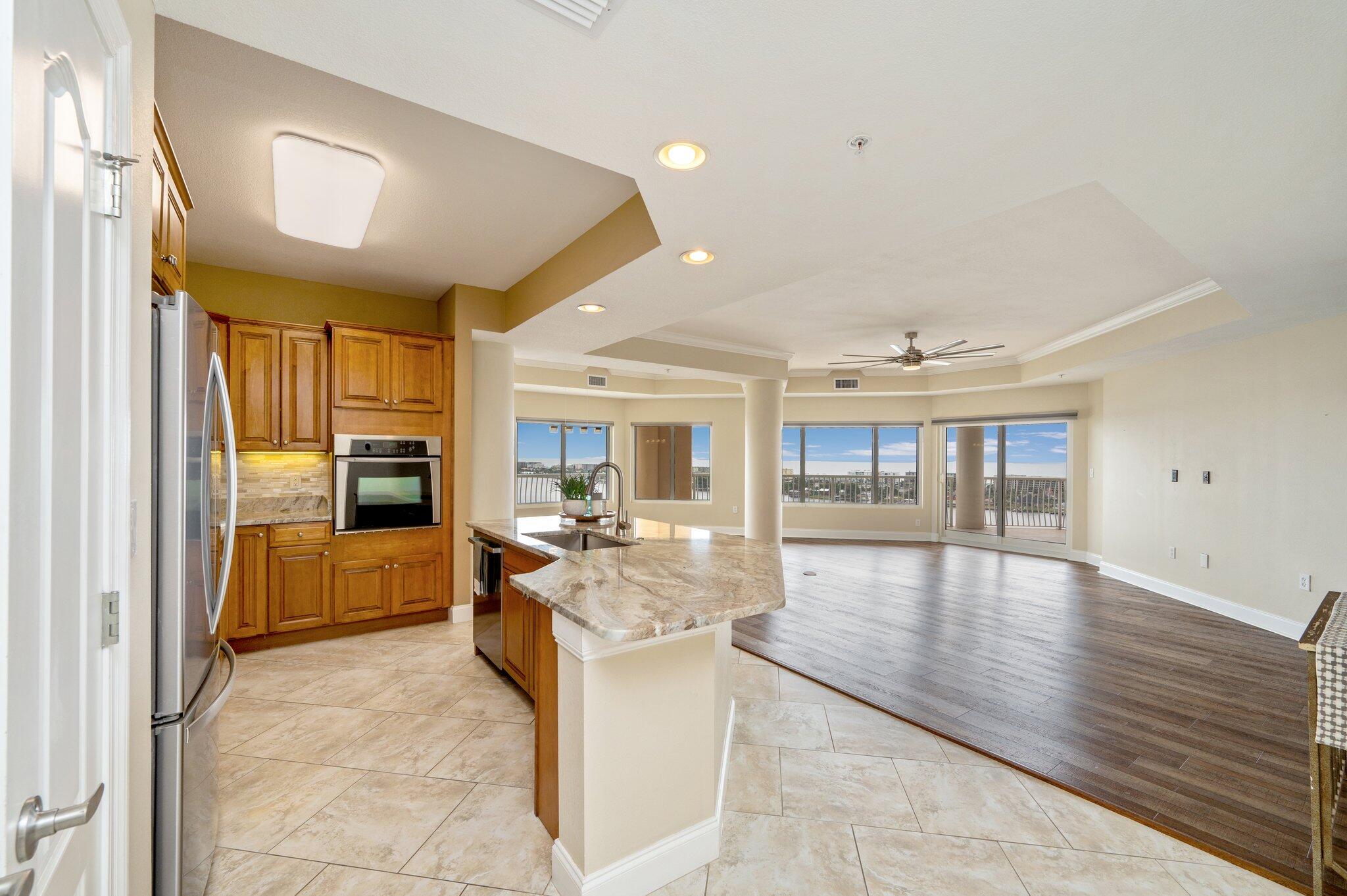 PRESIDIO YACHT CLUB - Residential