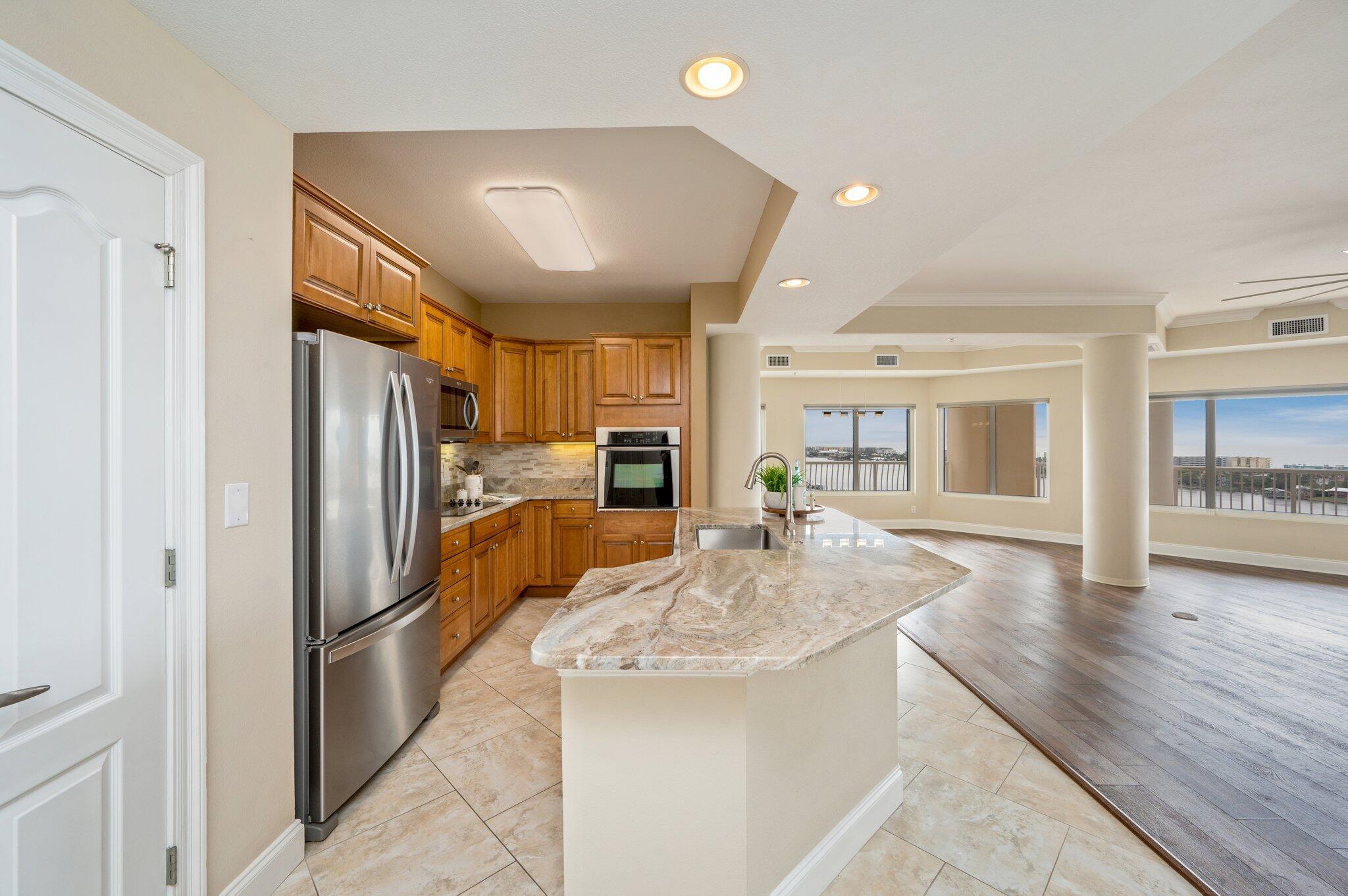 PRESIDIO YACHT CLUB - Residential