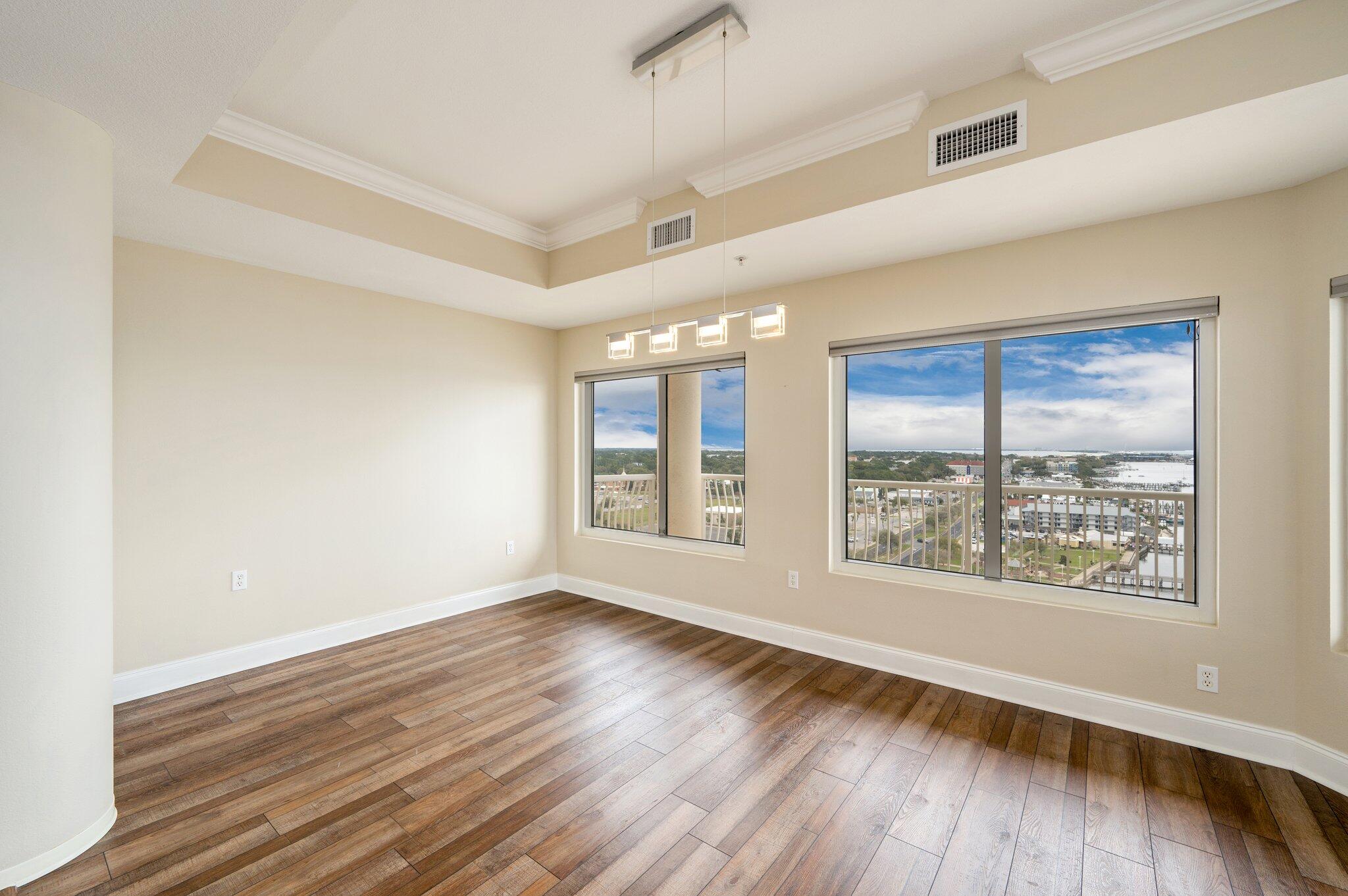 PRESIDIO YACHT CLUB - Residential