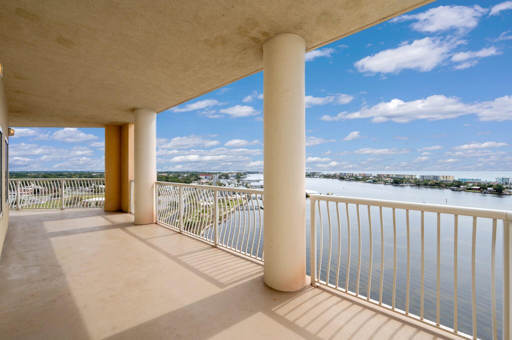 PRESIDIO YACHT CLUB - Residential