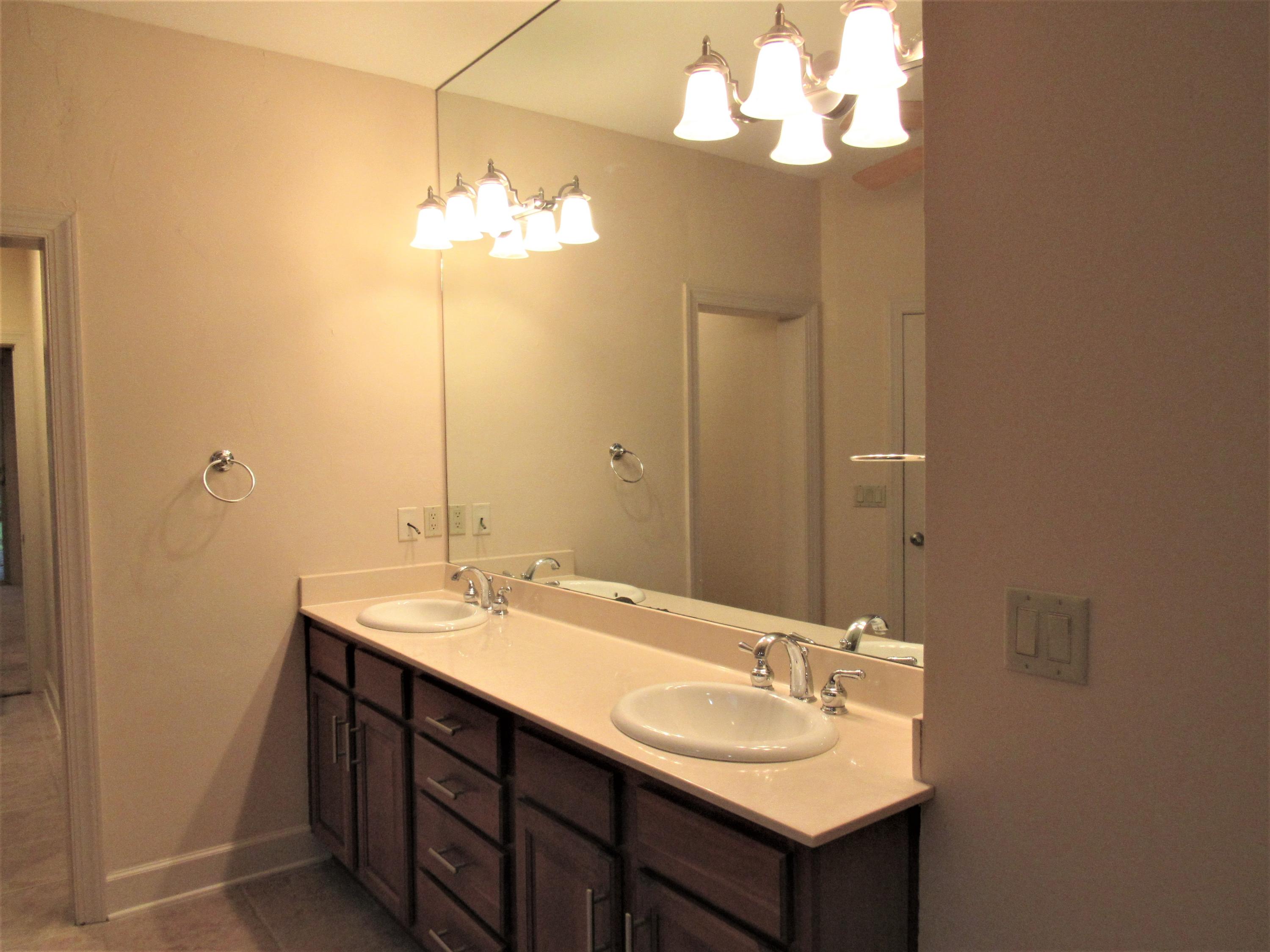 CHARDONNAY ESTATES - Residential