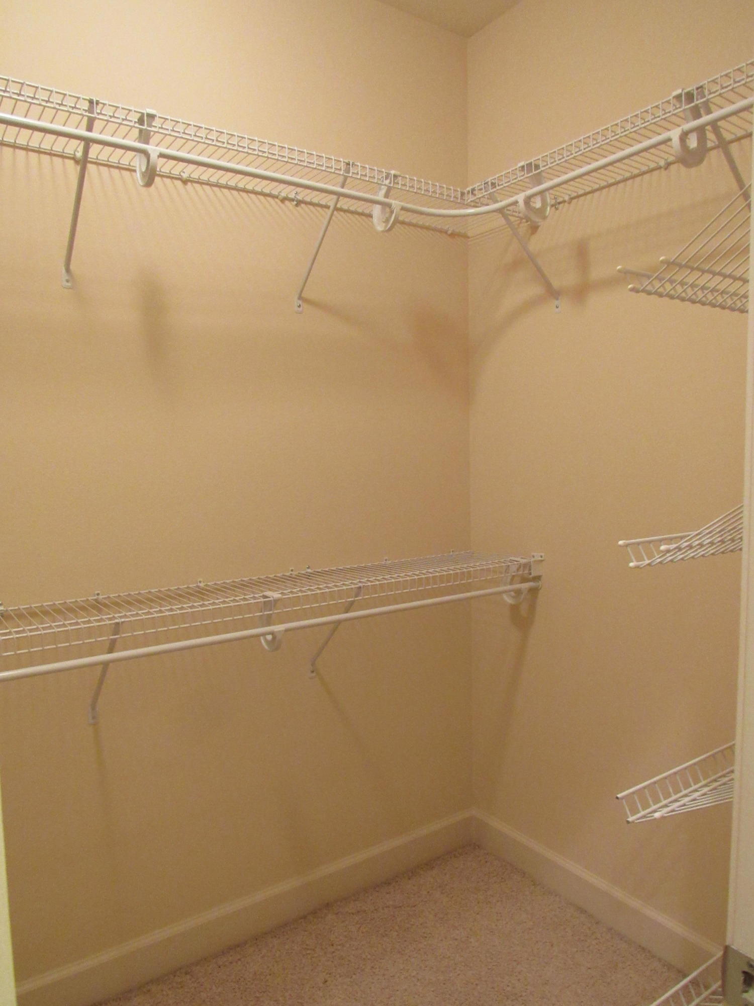 CHARDONNAY ESTATES - Residential