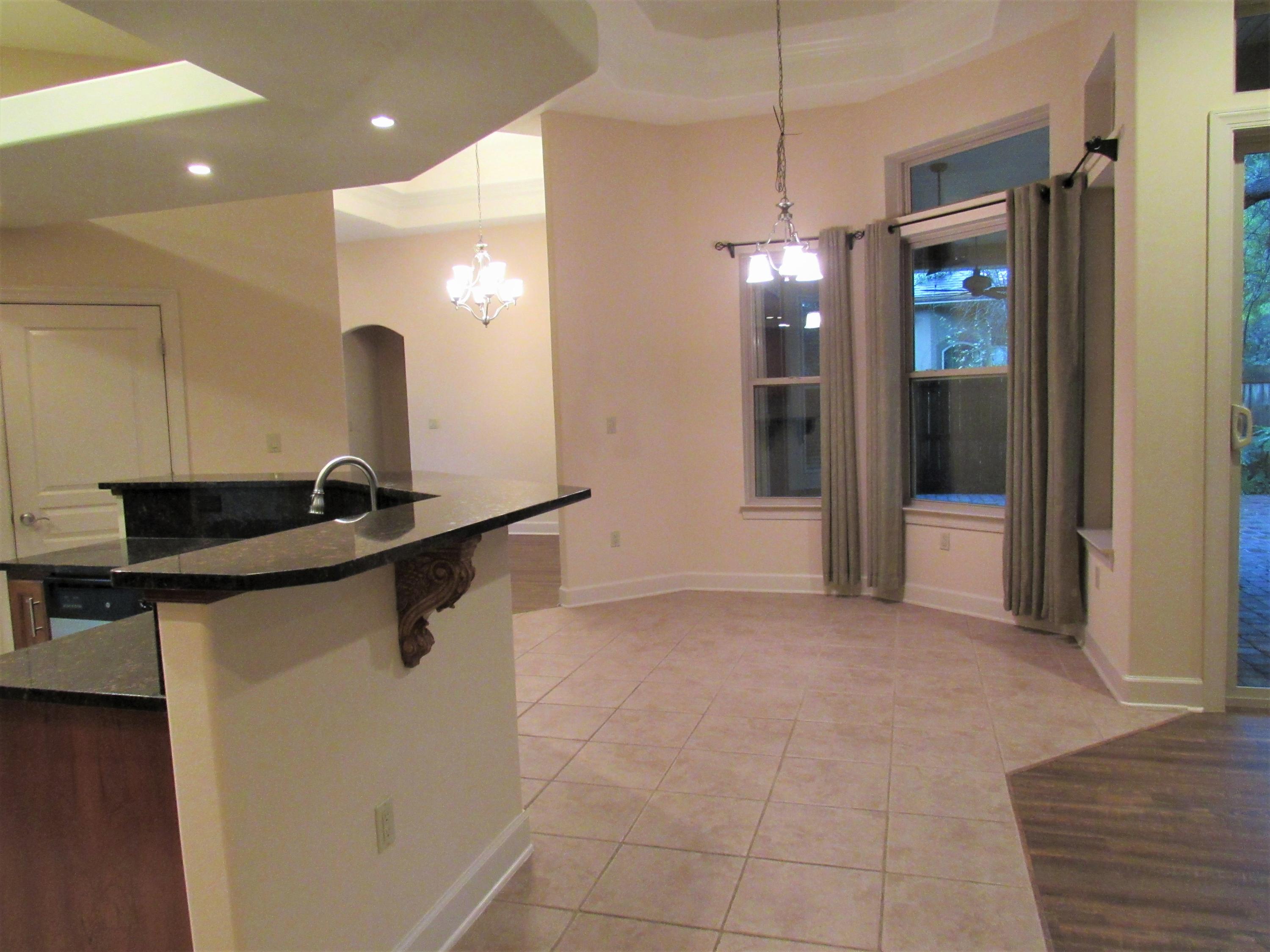 CHARDONNAY ESTATES - Residential